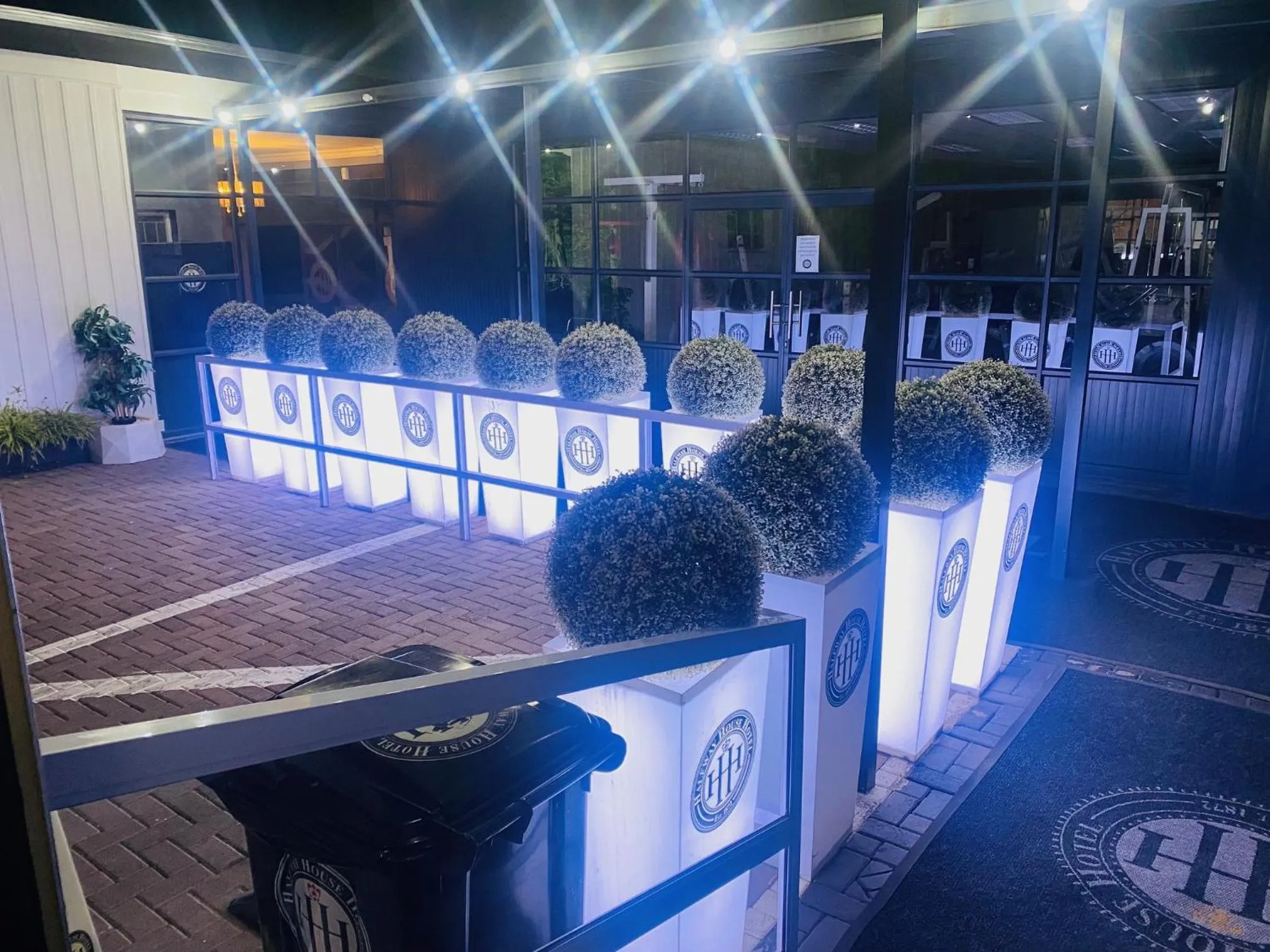 Parking in Halfway House Hotel