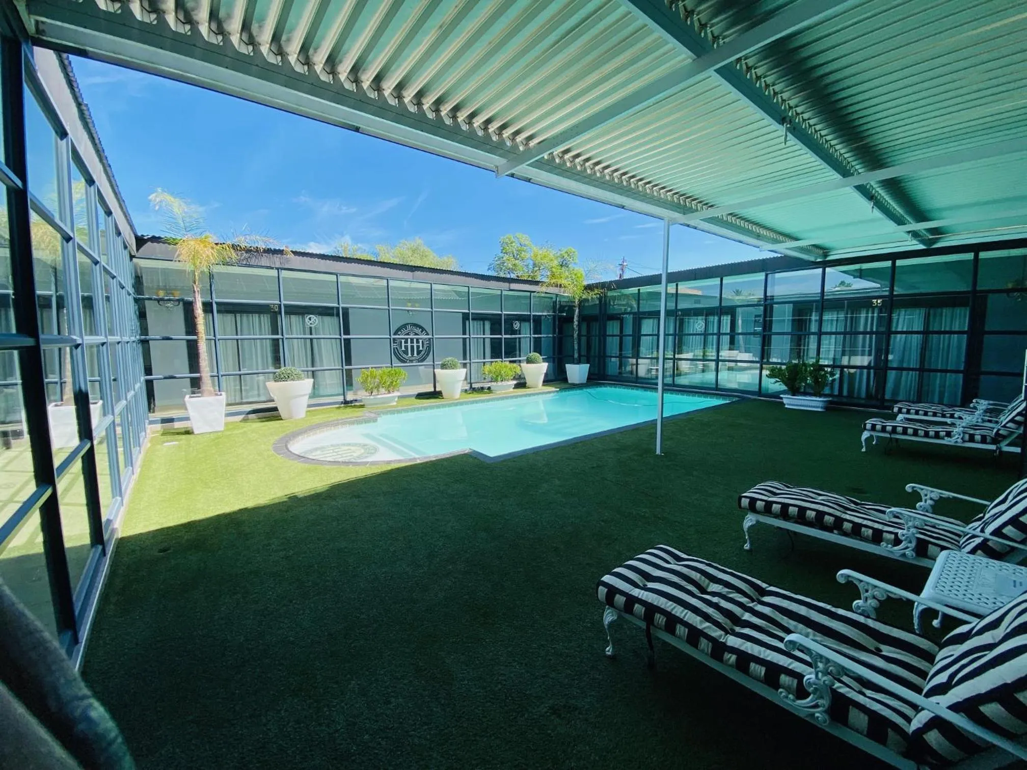 Swimming pool in Halfway House Hotel