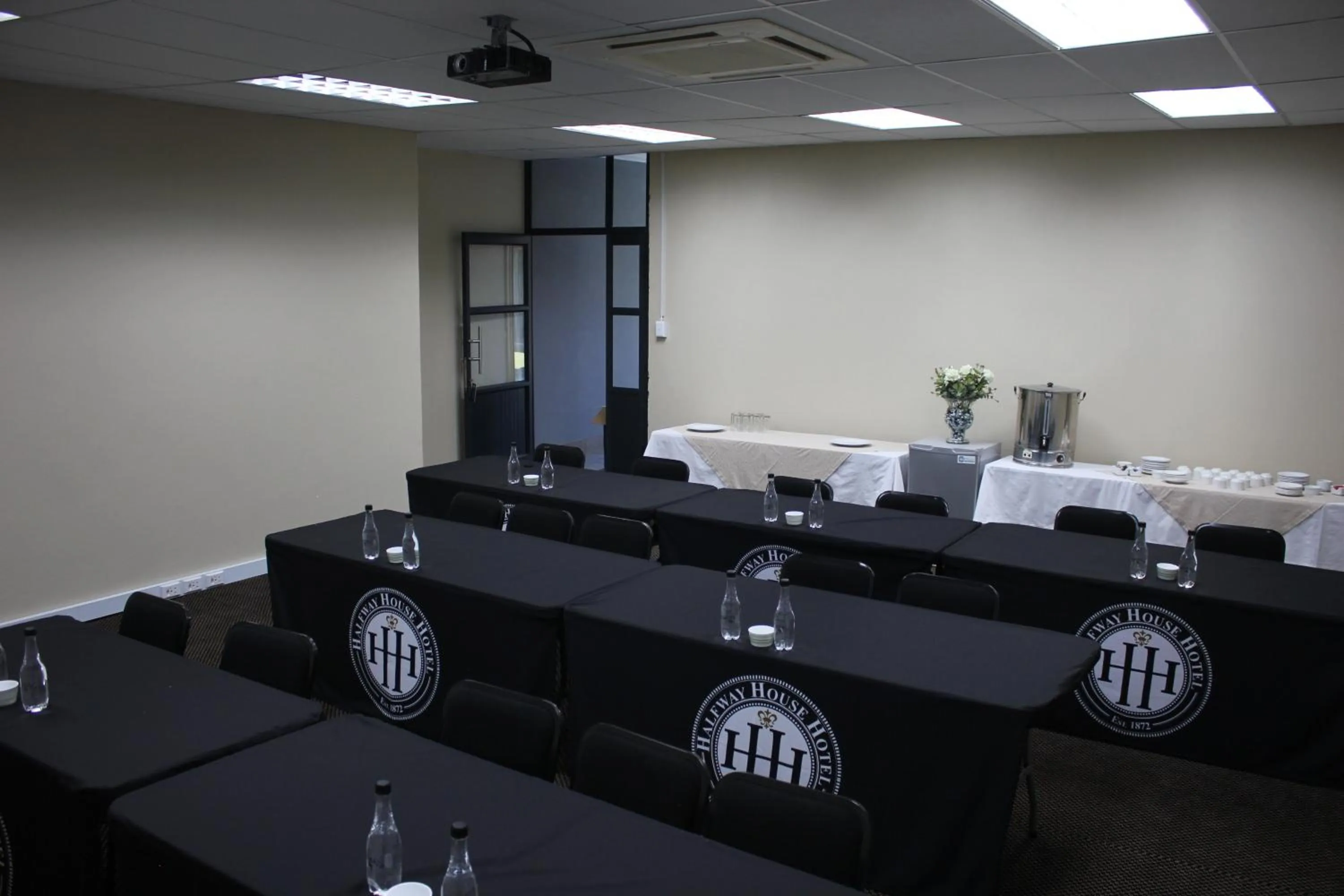 Meeting/conference room in Halfway House Hotel