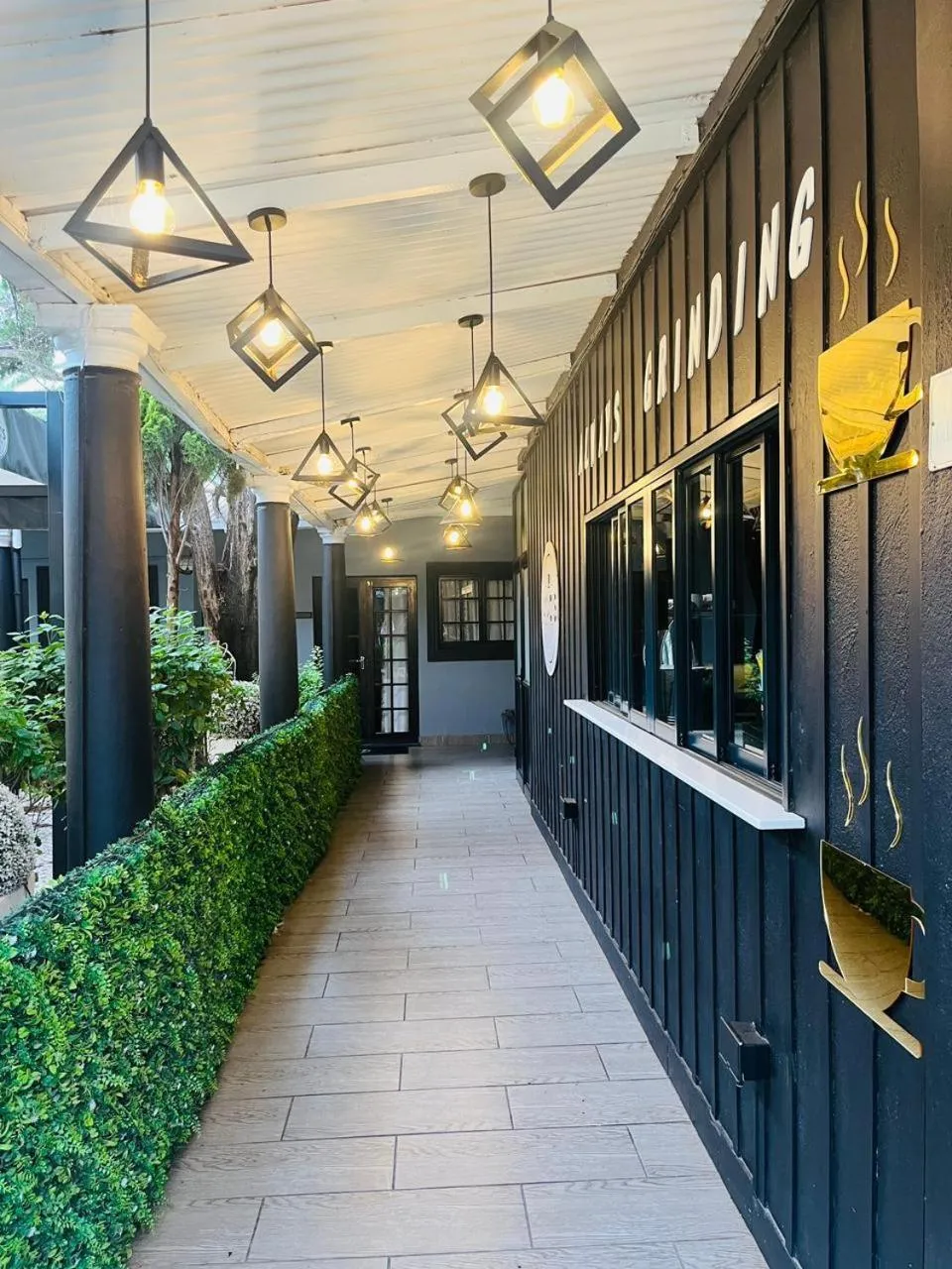 Garden in Halfway House Hotel