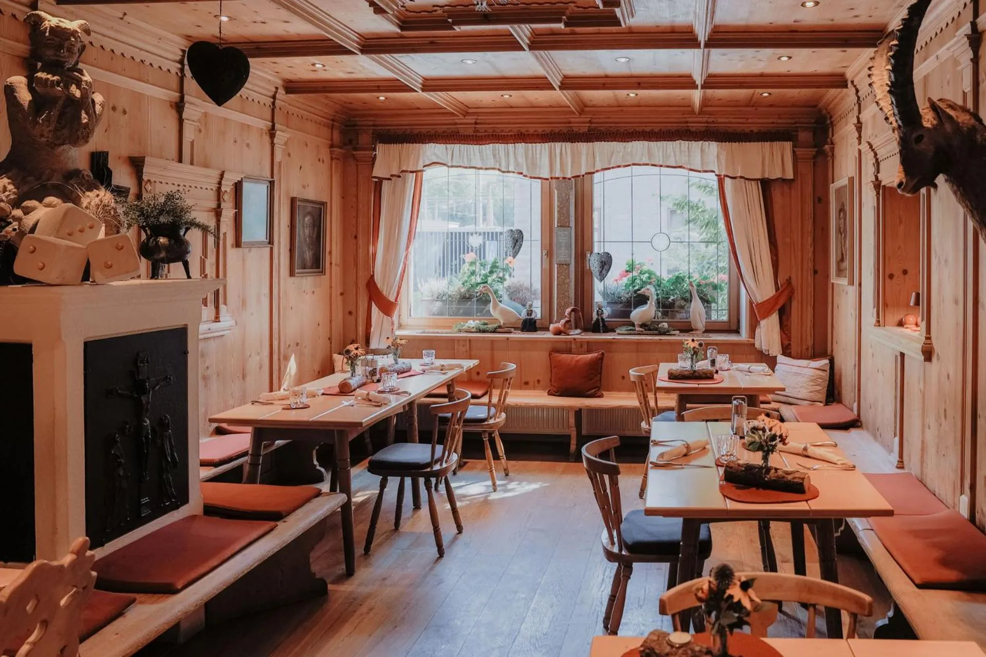 Restaurant/places to eat in Parkhotel Matrei