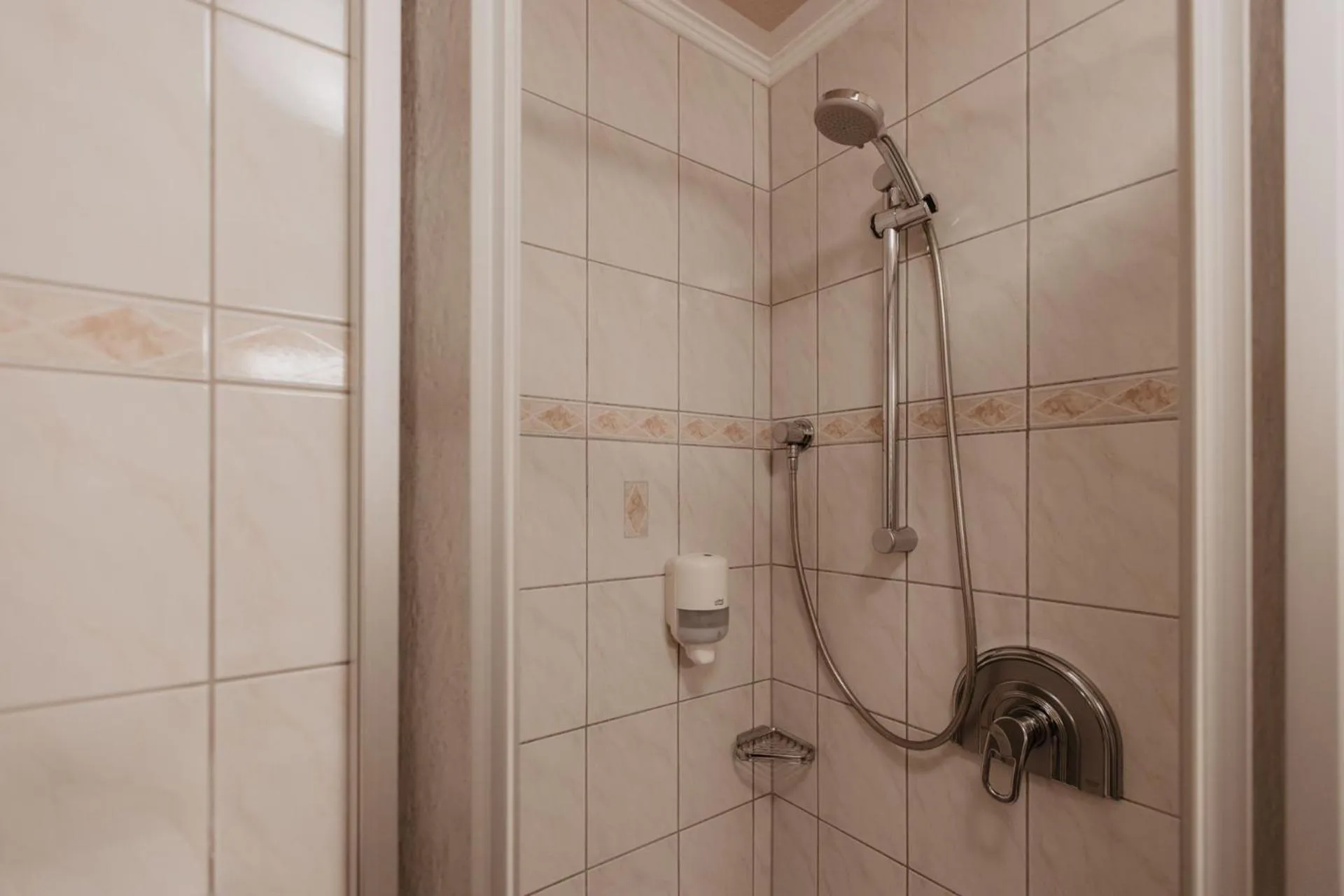 Shower in Parkhotel Matrei