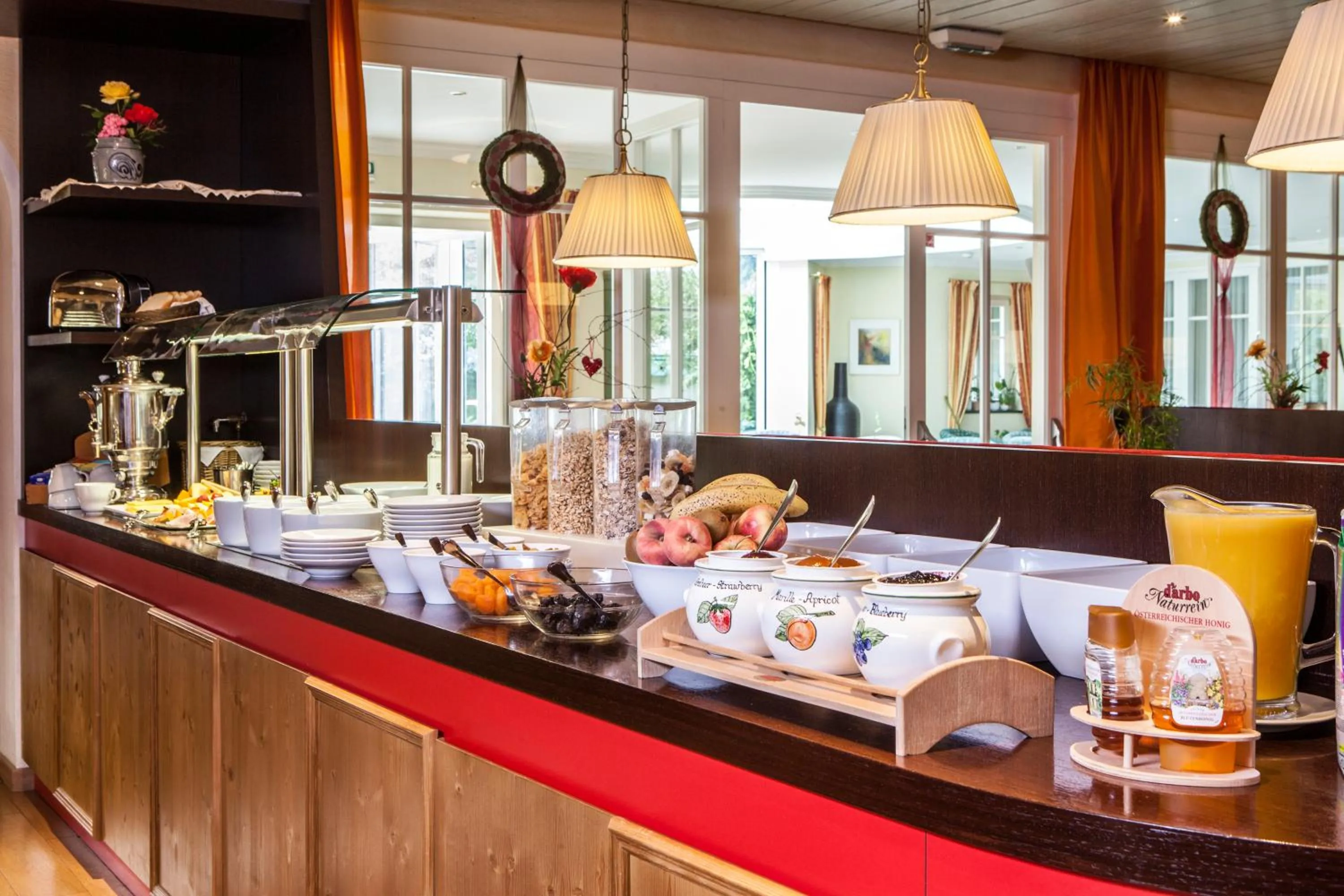 Buffet breakfast in Parkhotel Matrei