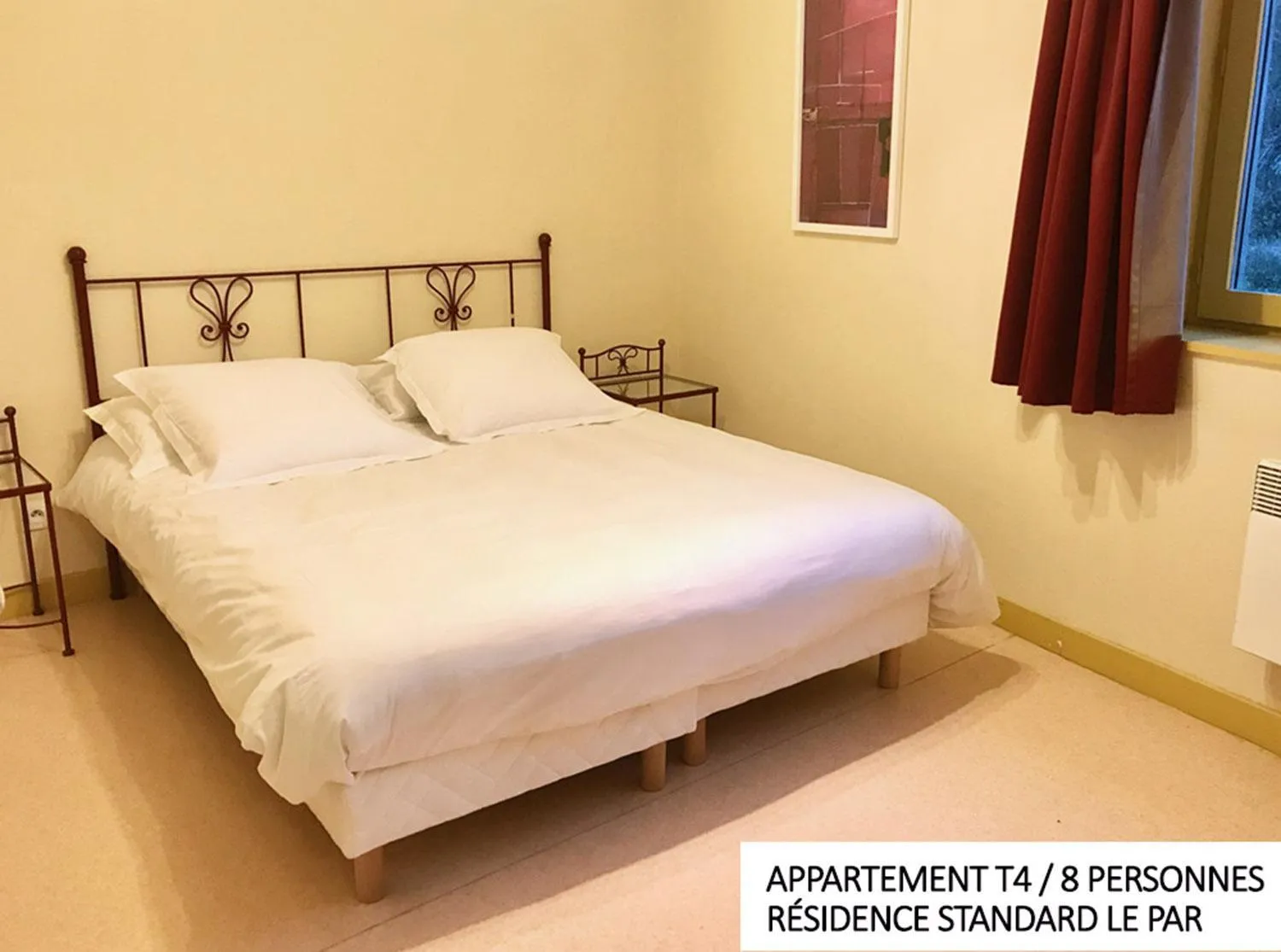 Bed in Coin d'Aubrac Hôtel Restaurant SPA de luxe