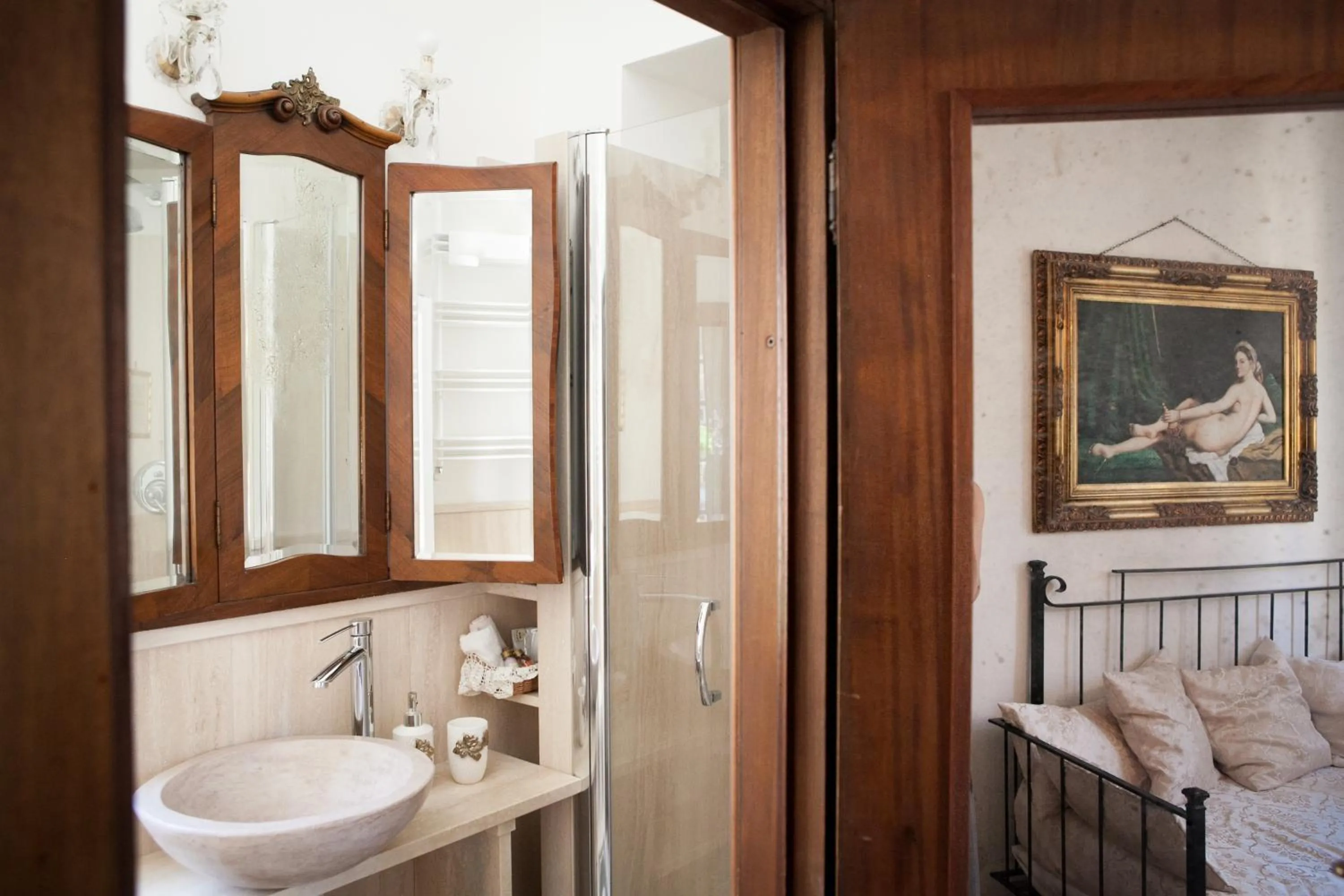 Bathroom, Bed in Domus Socolatae Residenza d'Epoca Charming B&B - Adults Only