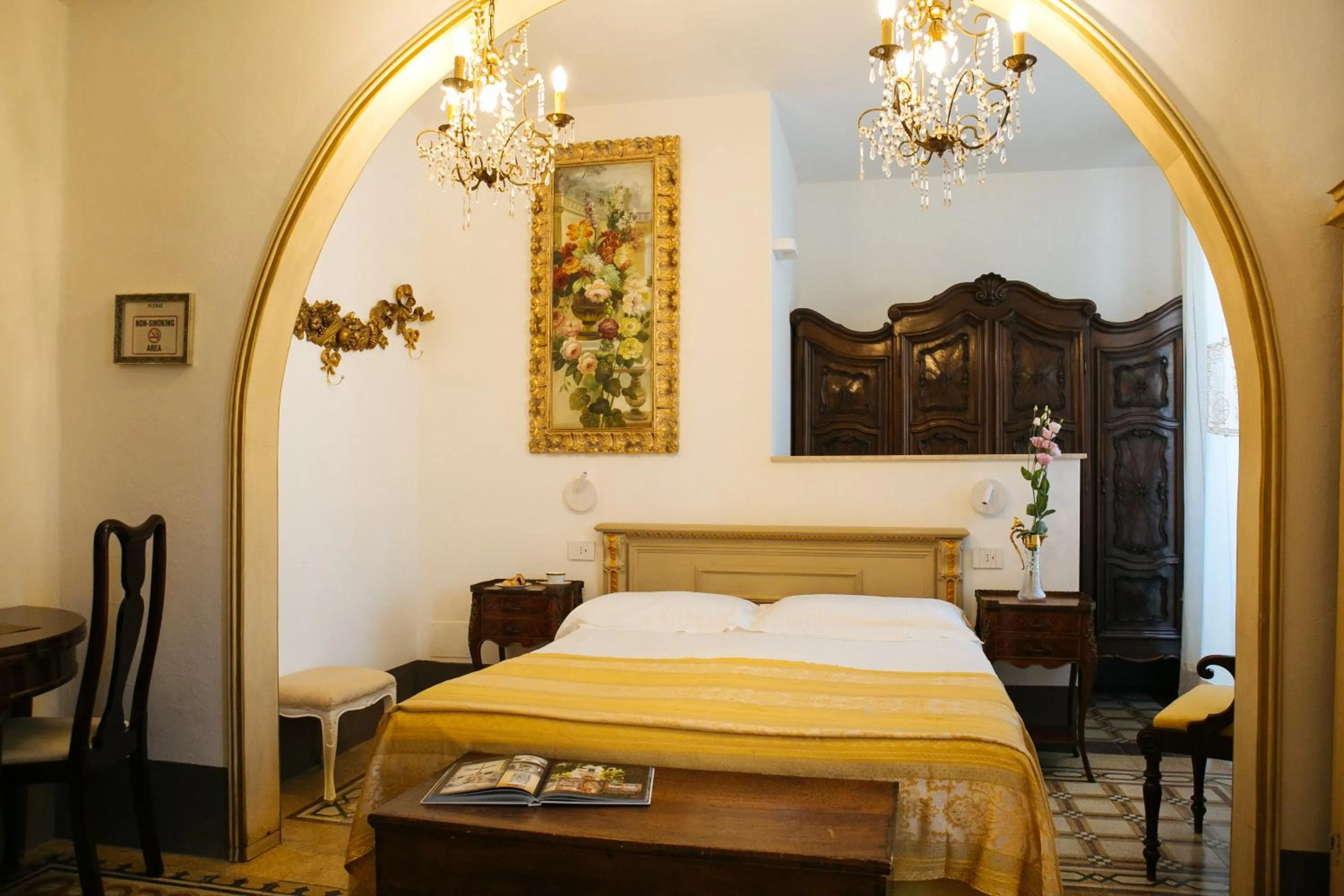 Bedroom, Bed in Domus Socolatae Residenza d'Epoca Charming B&B - Adults Only