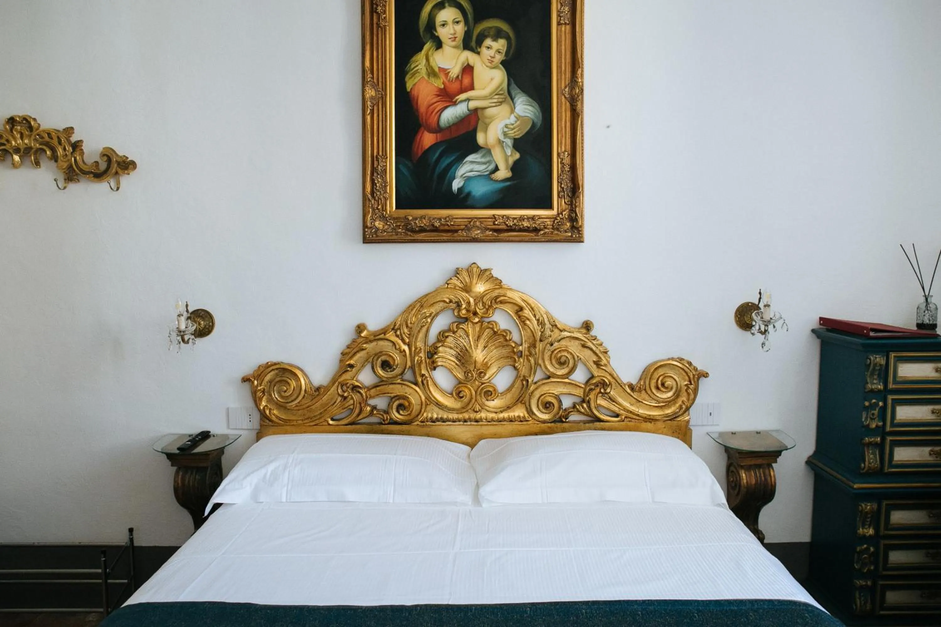 Bed in Domus Socolatae Residenza d'Epoca Charming B&B - Adults Only