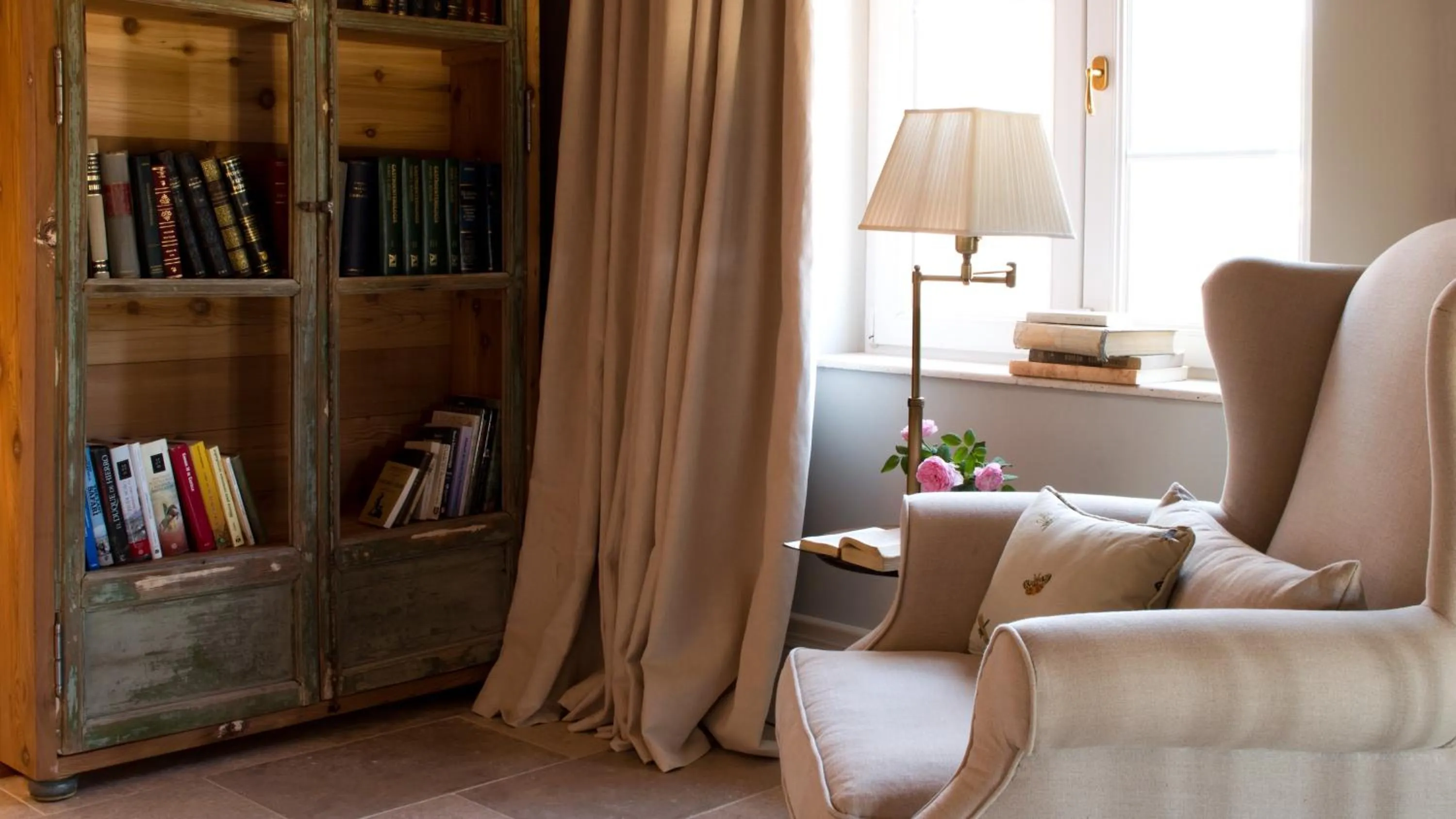 Seating area in La Casa de los Tomillares