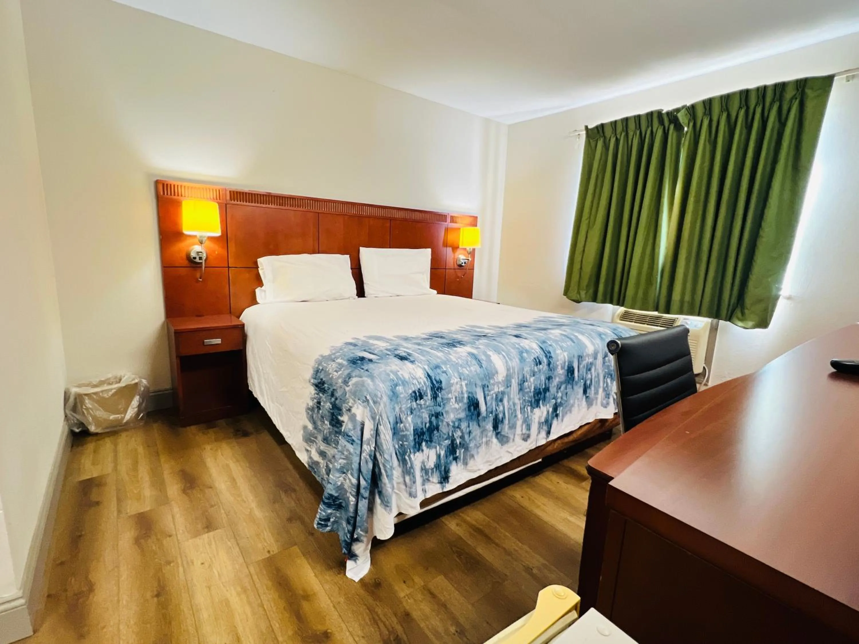 Bedroom in Rosewood Inn By OYO Union City I-69