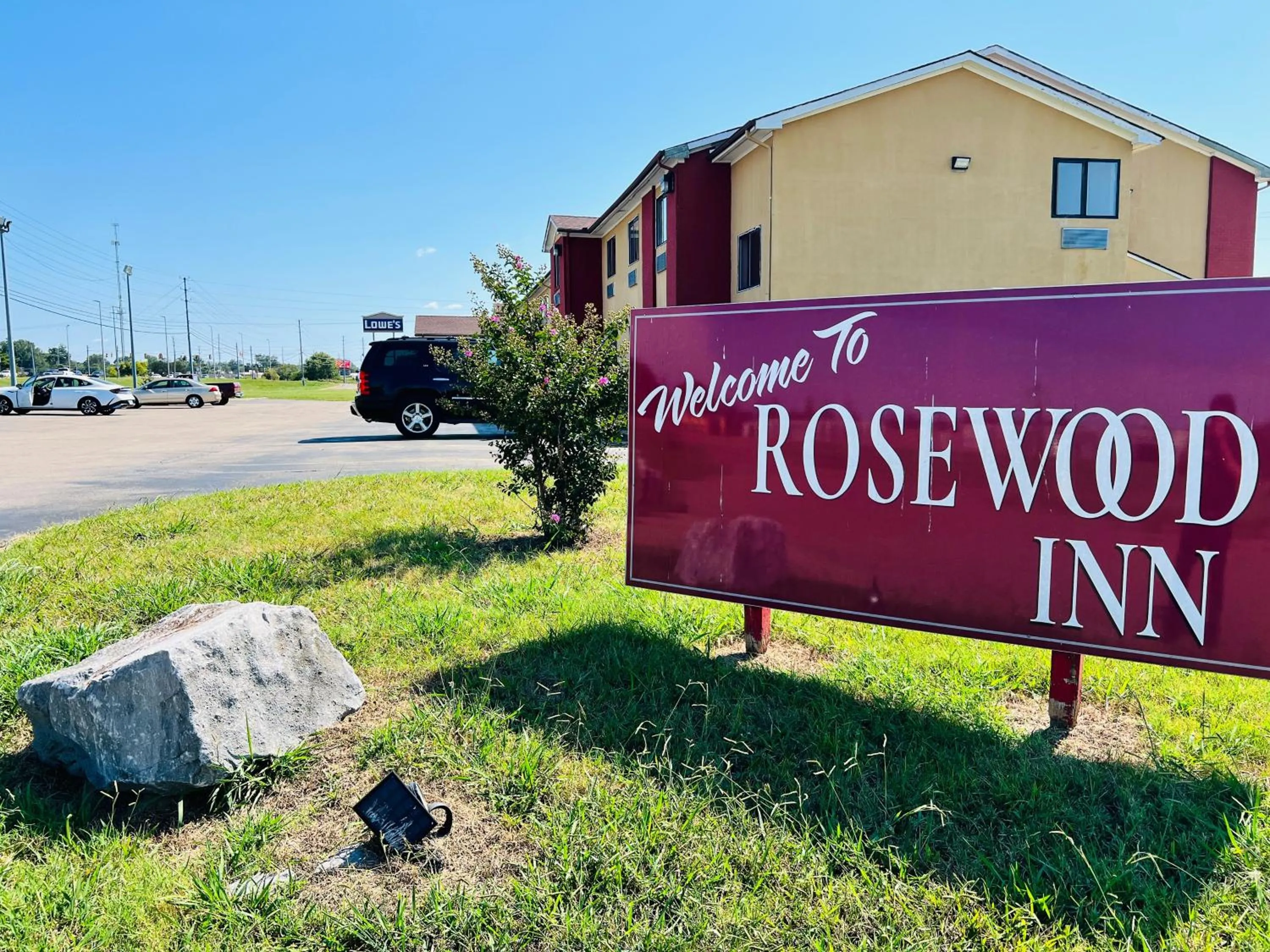 Facade/entrance in Rosewood Inn By OYO Union City I-69