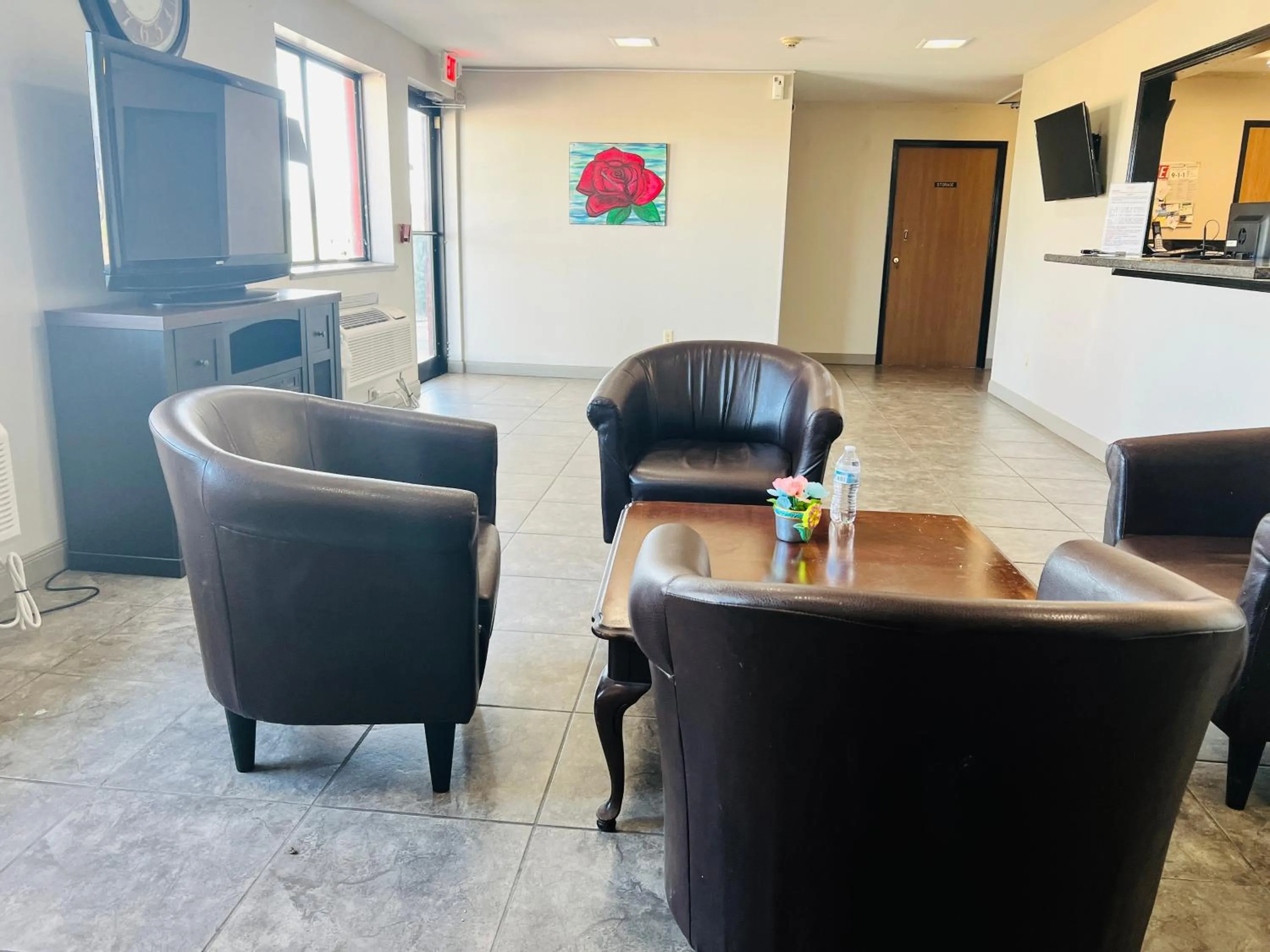 Lobby or reception in Rosewood Inn By OYO Union City I-69