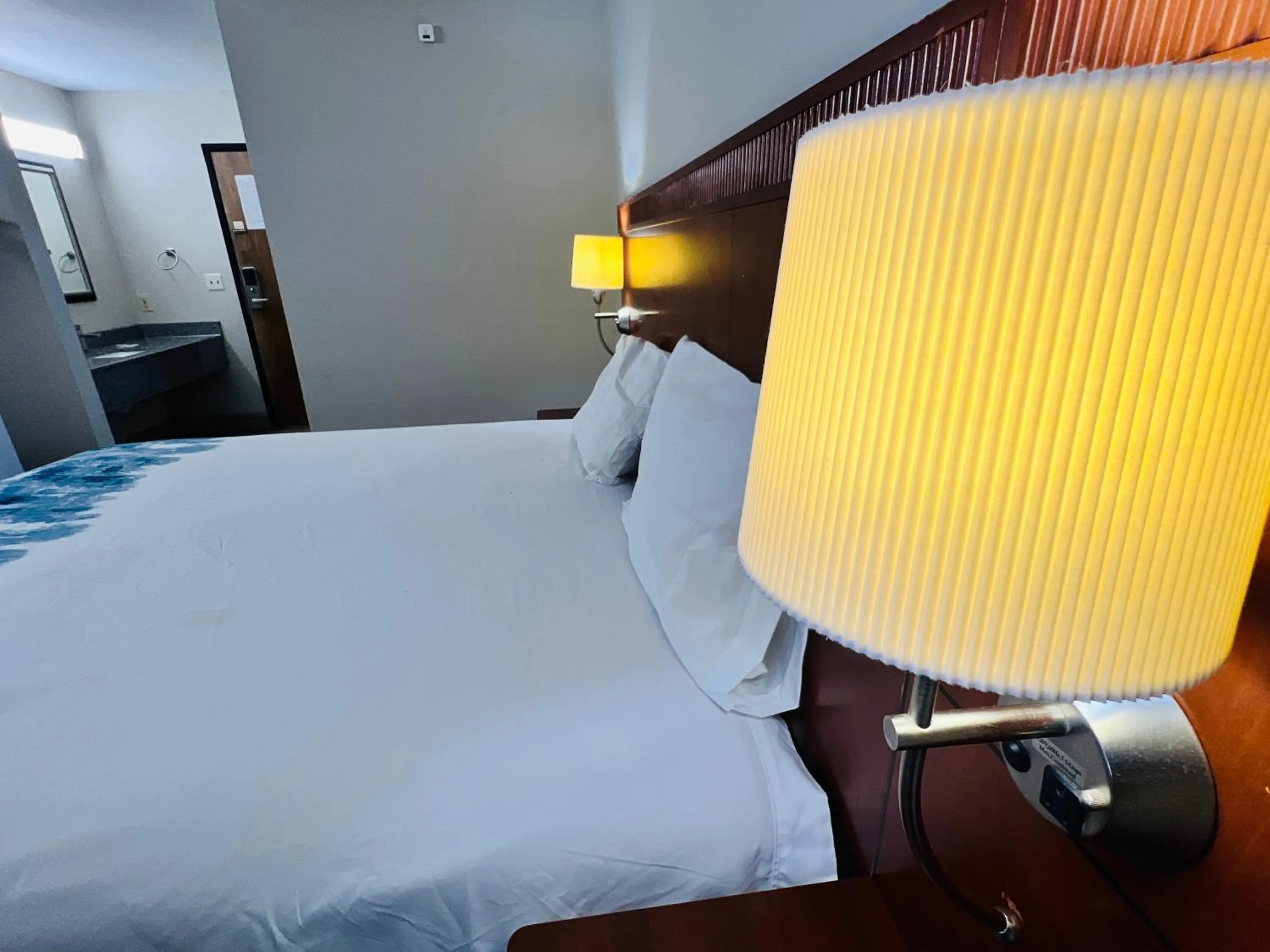 Bedroom in Rosewood Inn By OYO Union City I-69