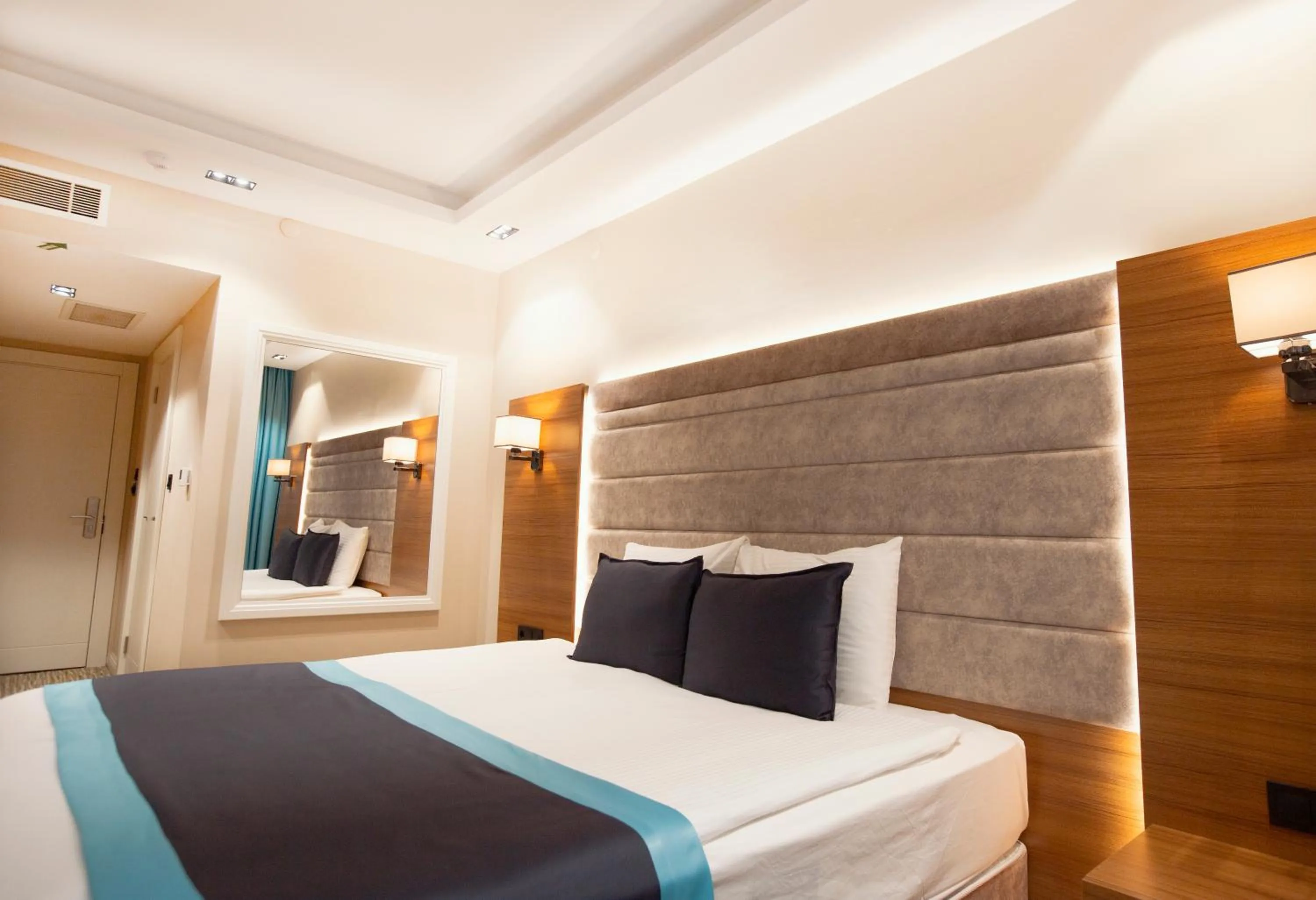 Bed in Elifim Resort Hotel