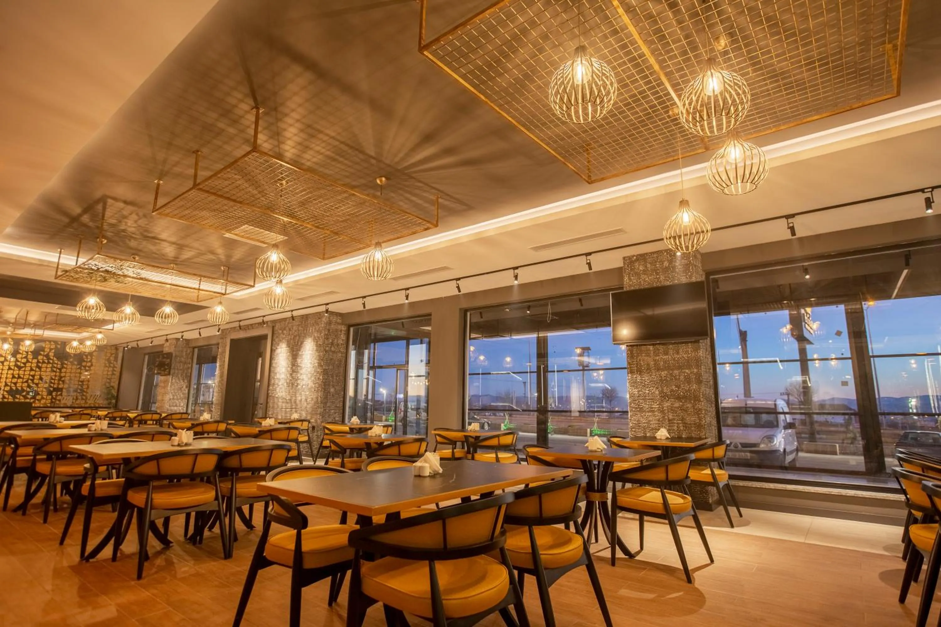 Restaurant/places to eat in Elifim Resort Hotel