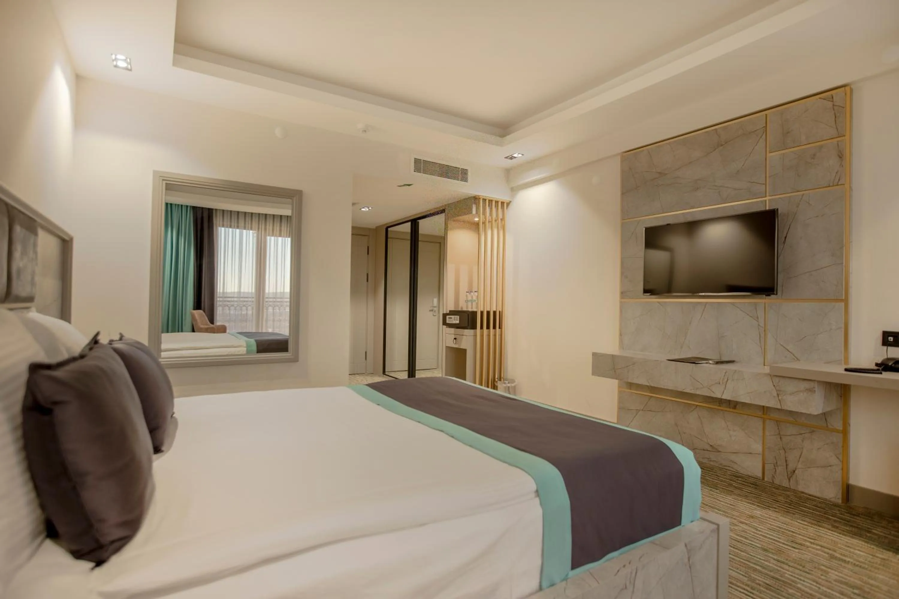 Photo of the whole room, Bed in Elifim Resort Hotel