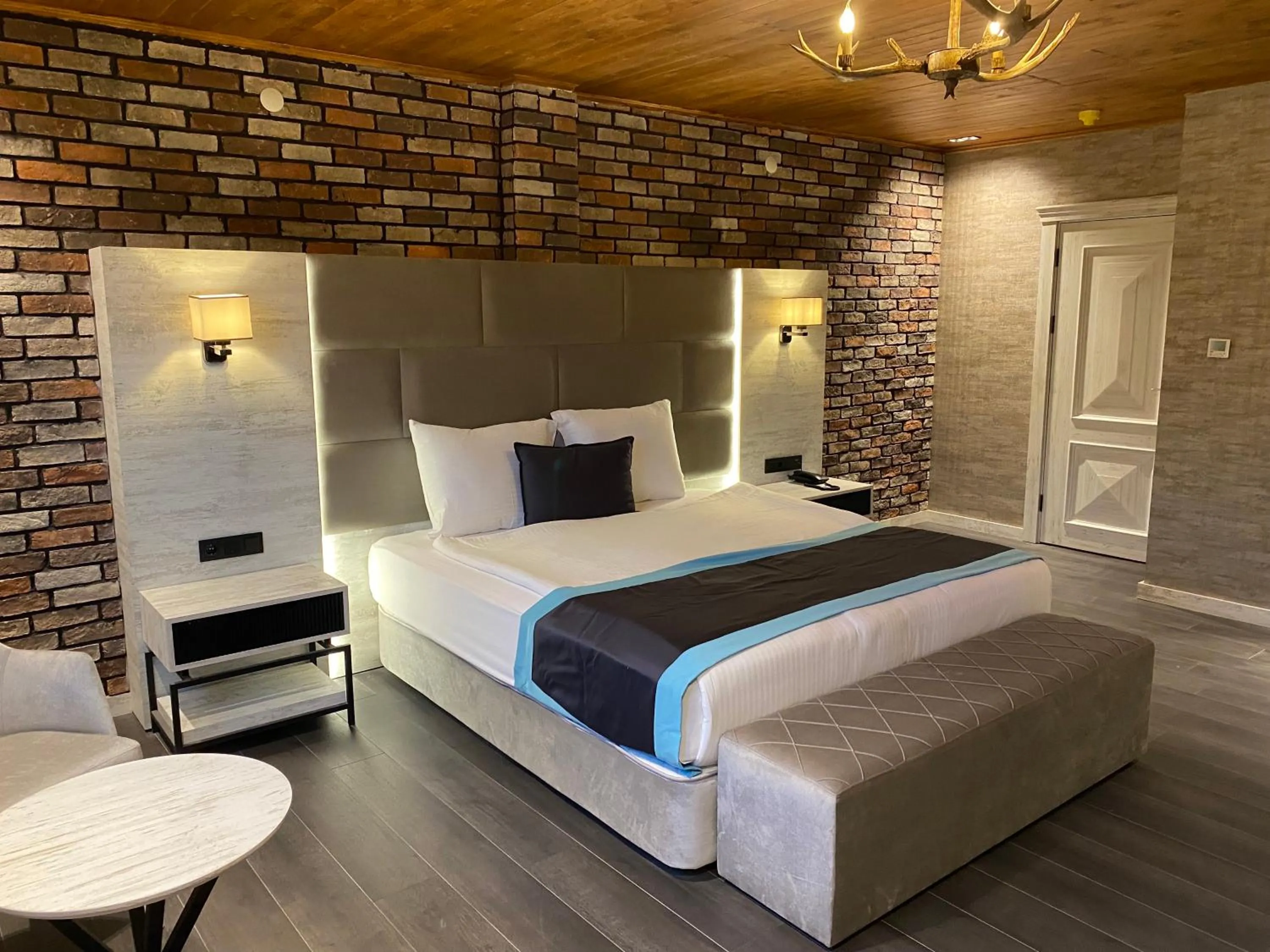 Photo of the whole room, Bed in Elifim Resort Hotel