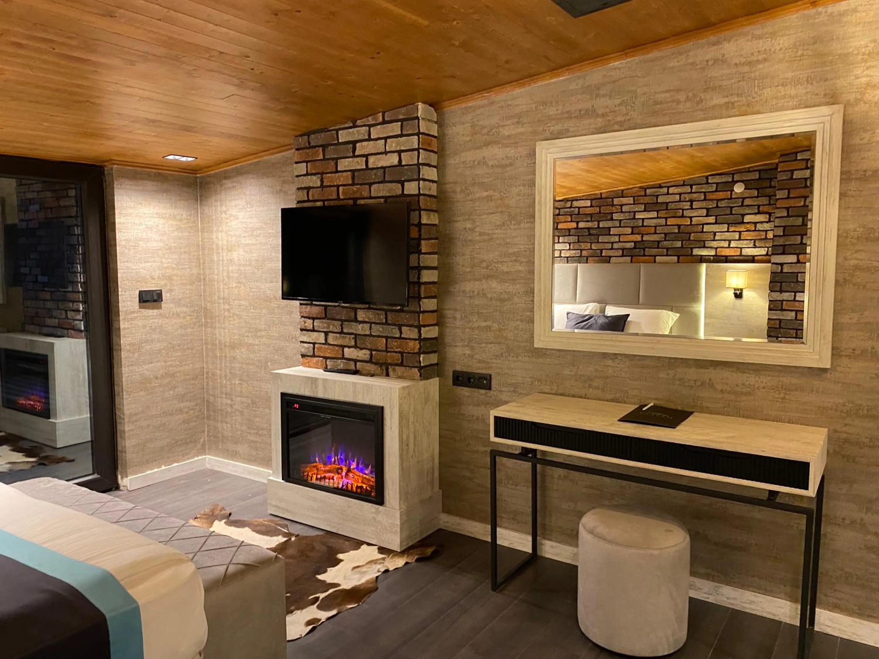 flat iron, Bed in Elifim Resort Hotel