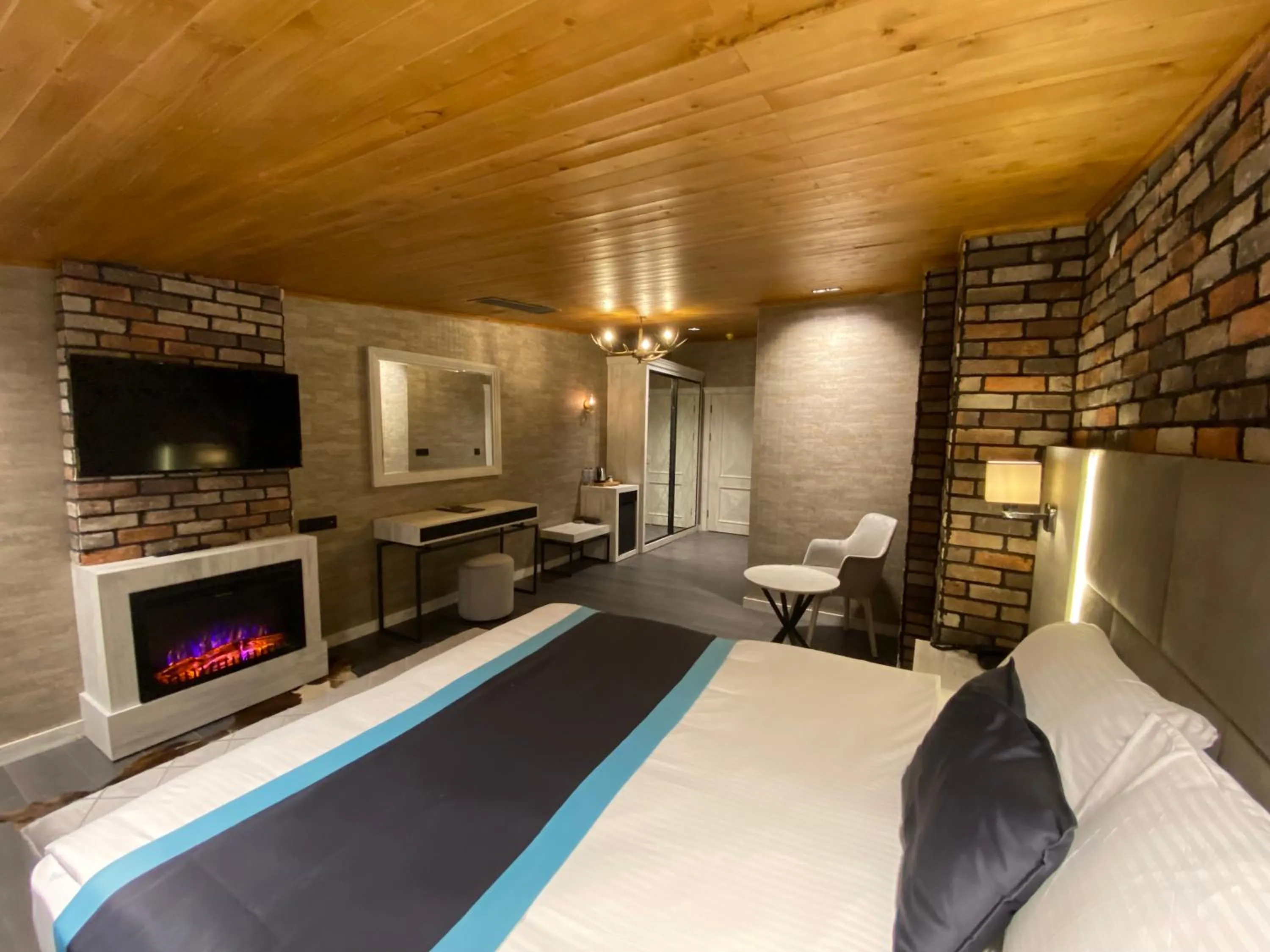 Photo of the whole room, Bed in Elifim Resort Hotel