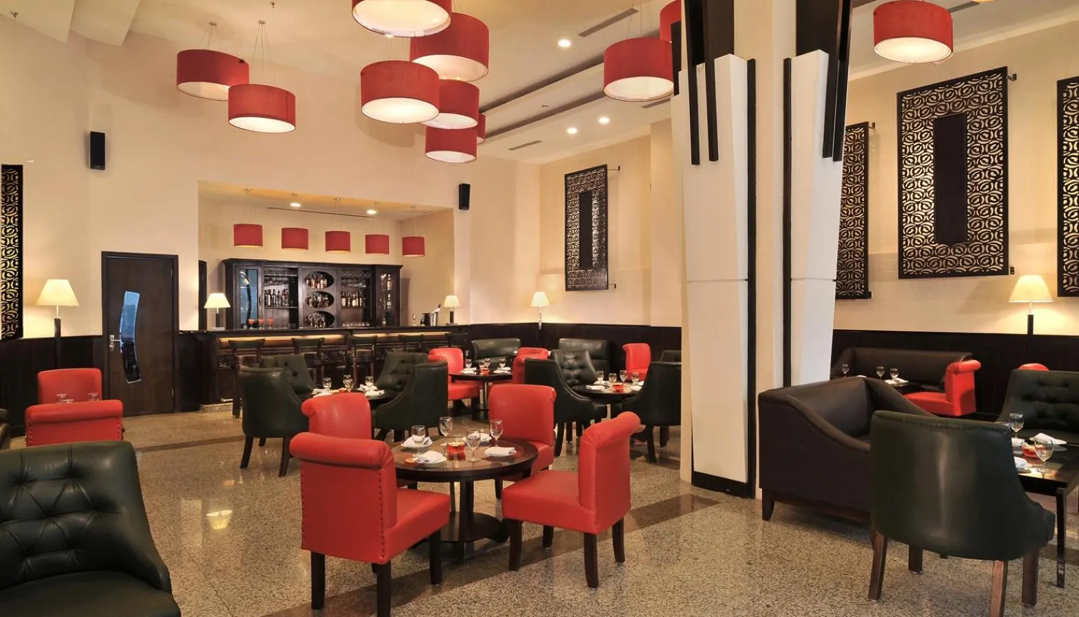 Nightclub / DJ in Comfort Inn Tulip Heights