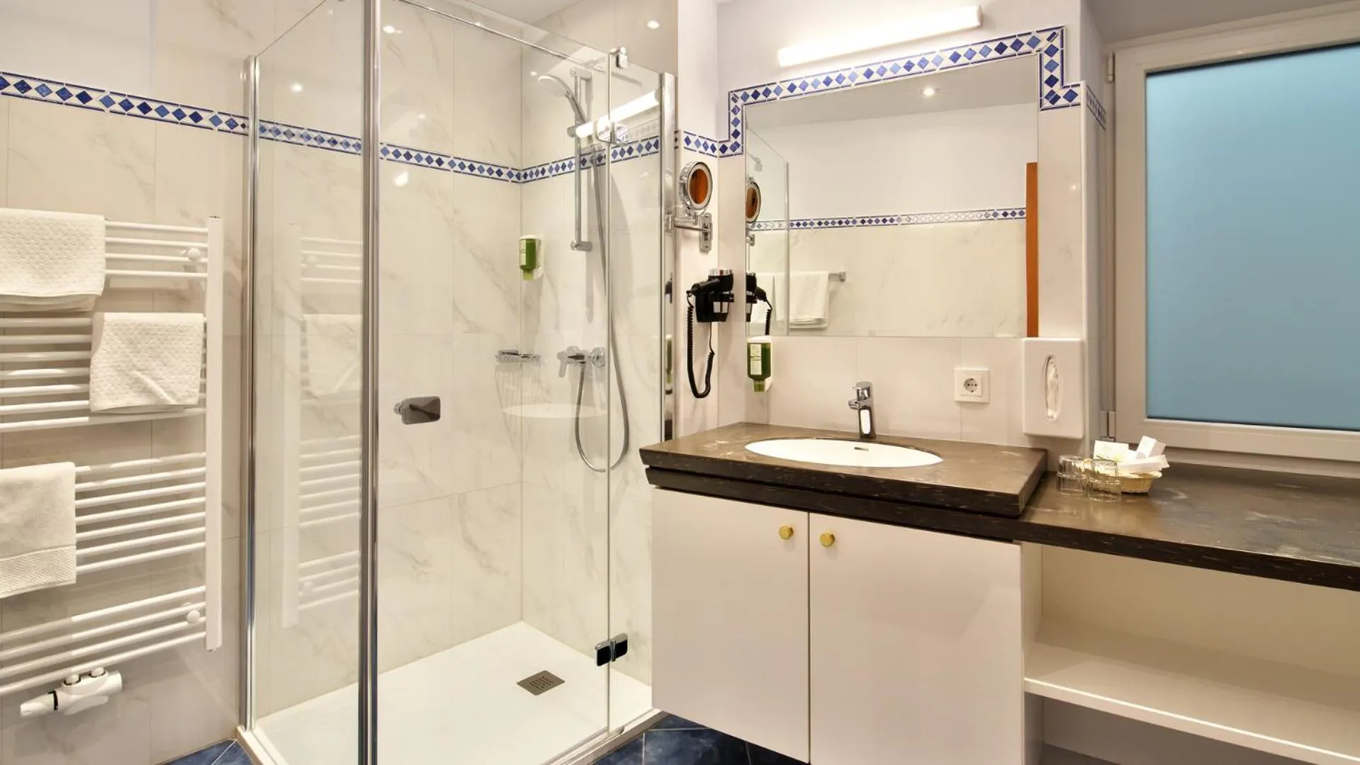 Bathroom in Hotel Weisser Hirsch