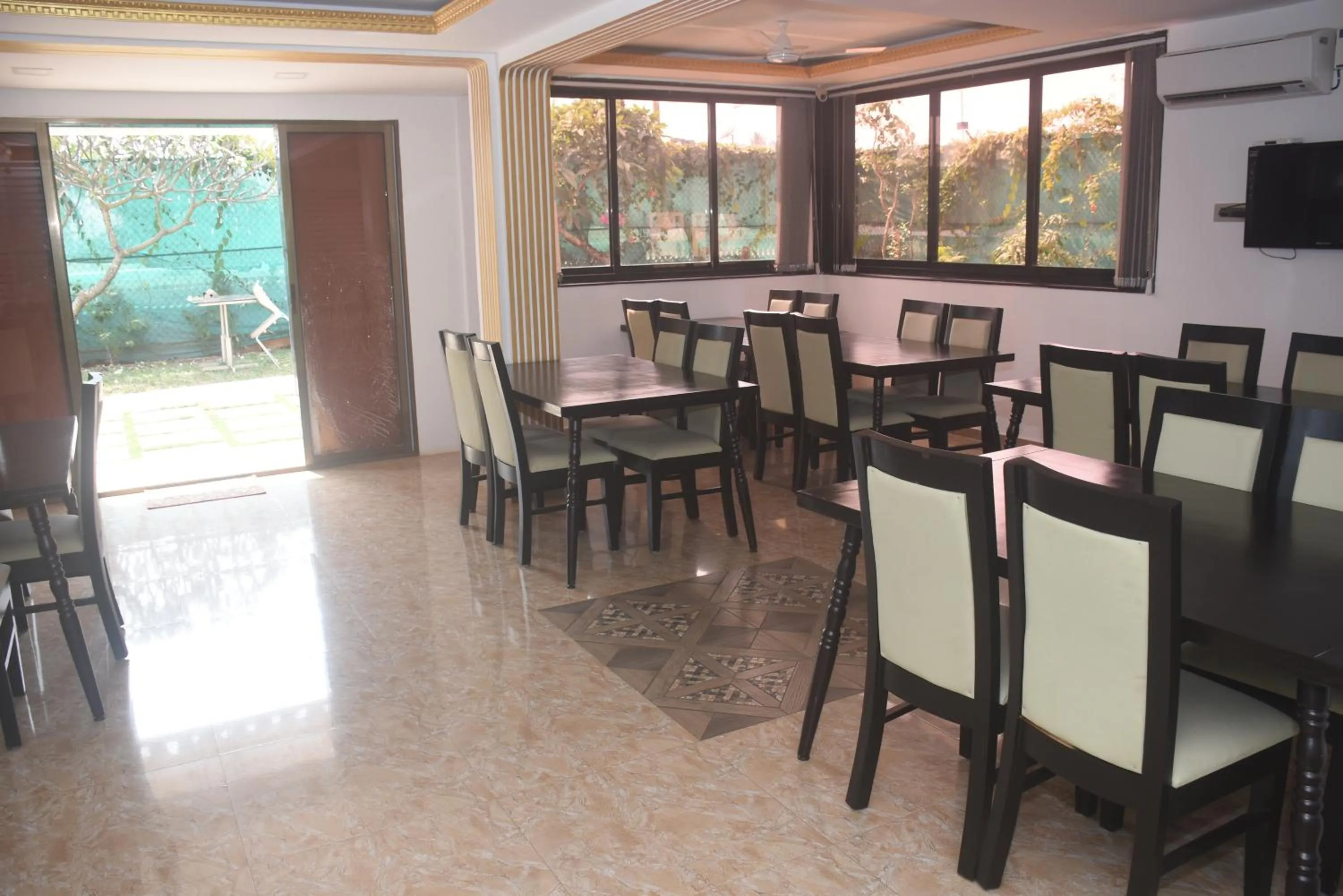 Restaurant/places to eat in Athi Resorts