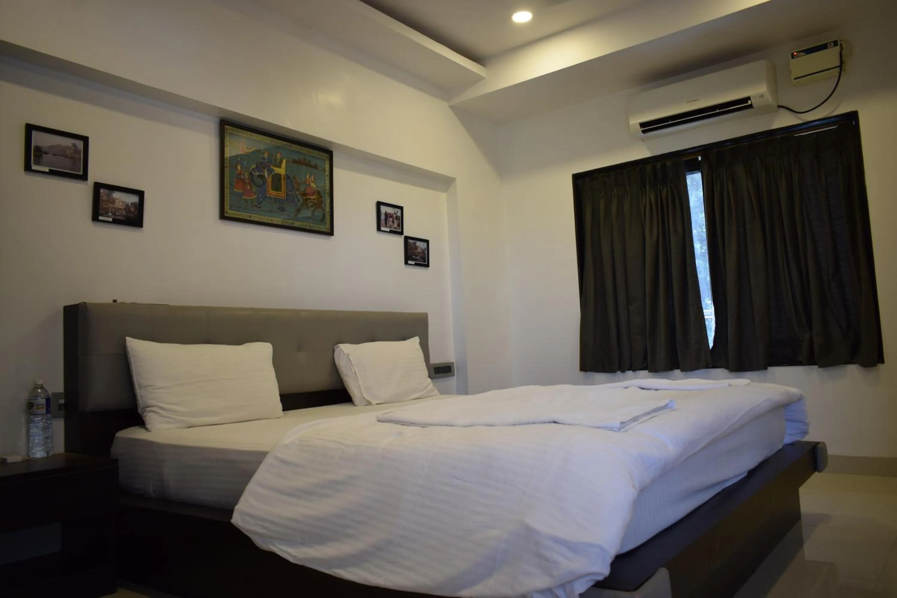 Bedroom, Bed in Athi Resorts