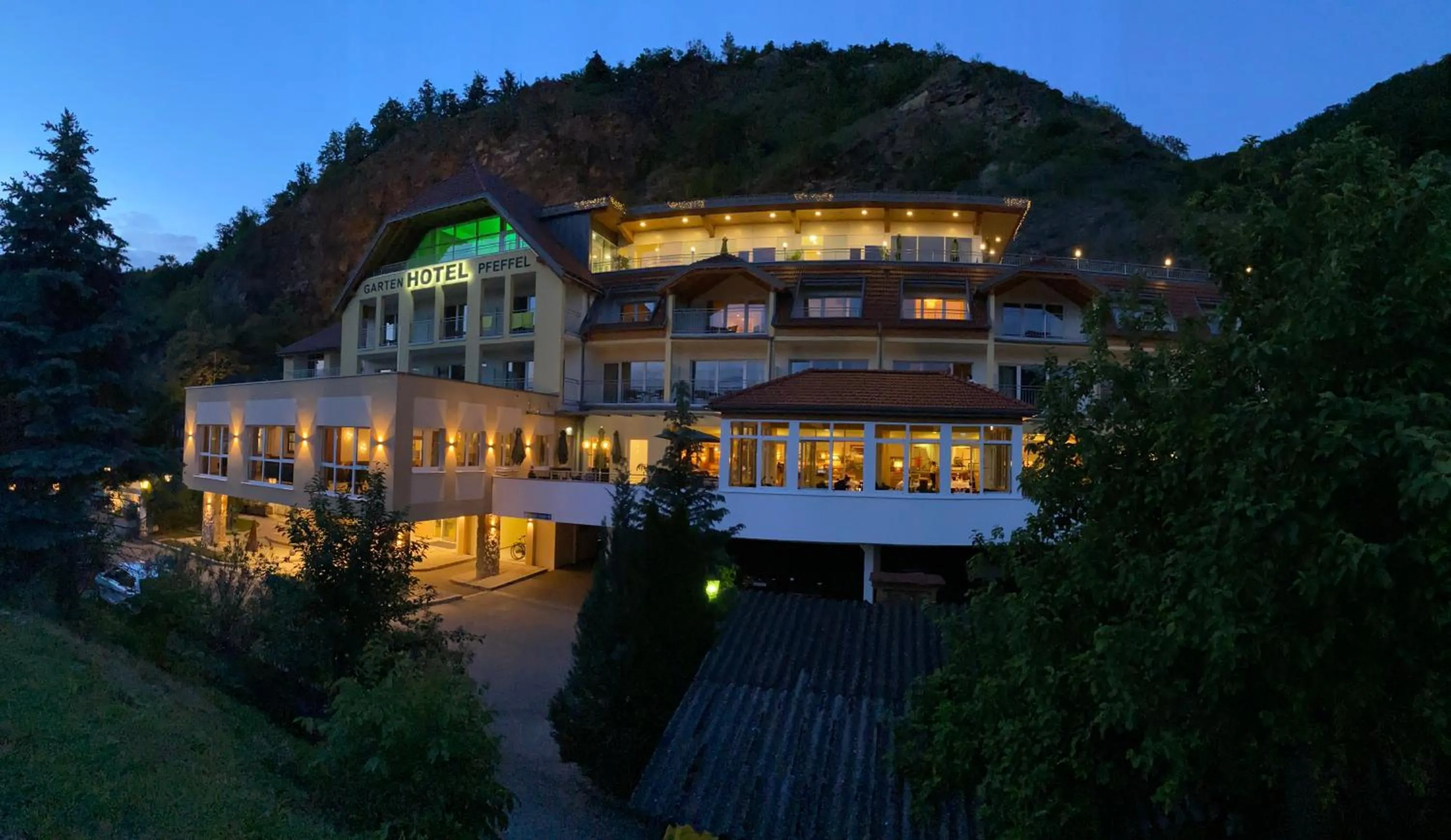 Property building in Gartenhotel & Weingut Pfeffel Dürnstein
