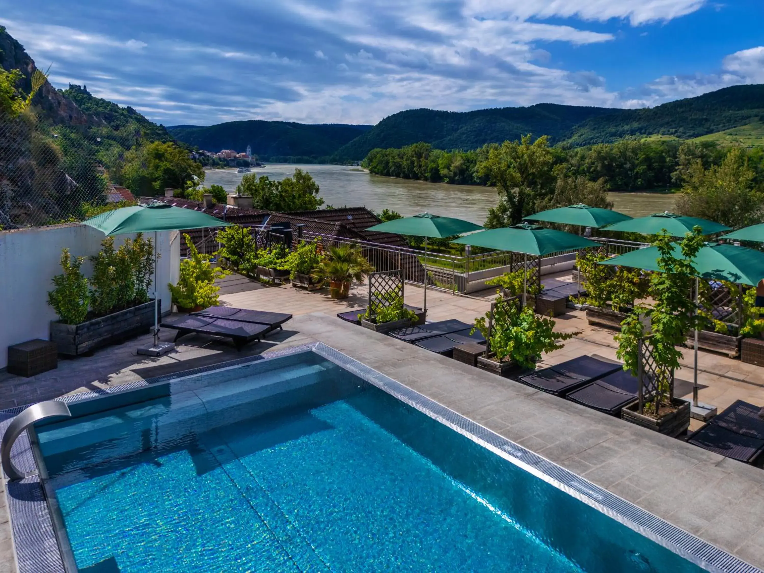 Gartenhotel & Weingut Pfeffel DĂĽrnstein Gartenhotel & Weingut Pfeffel DĂĽrnstein