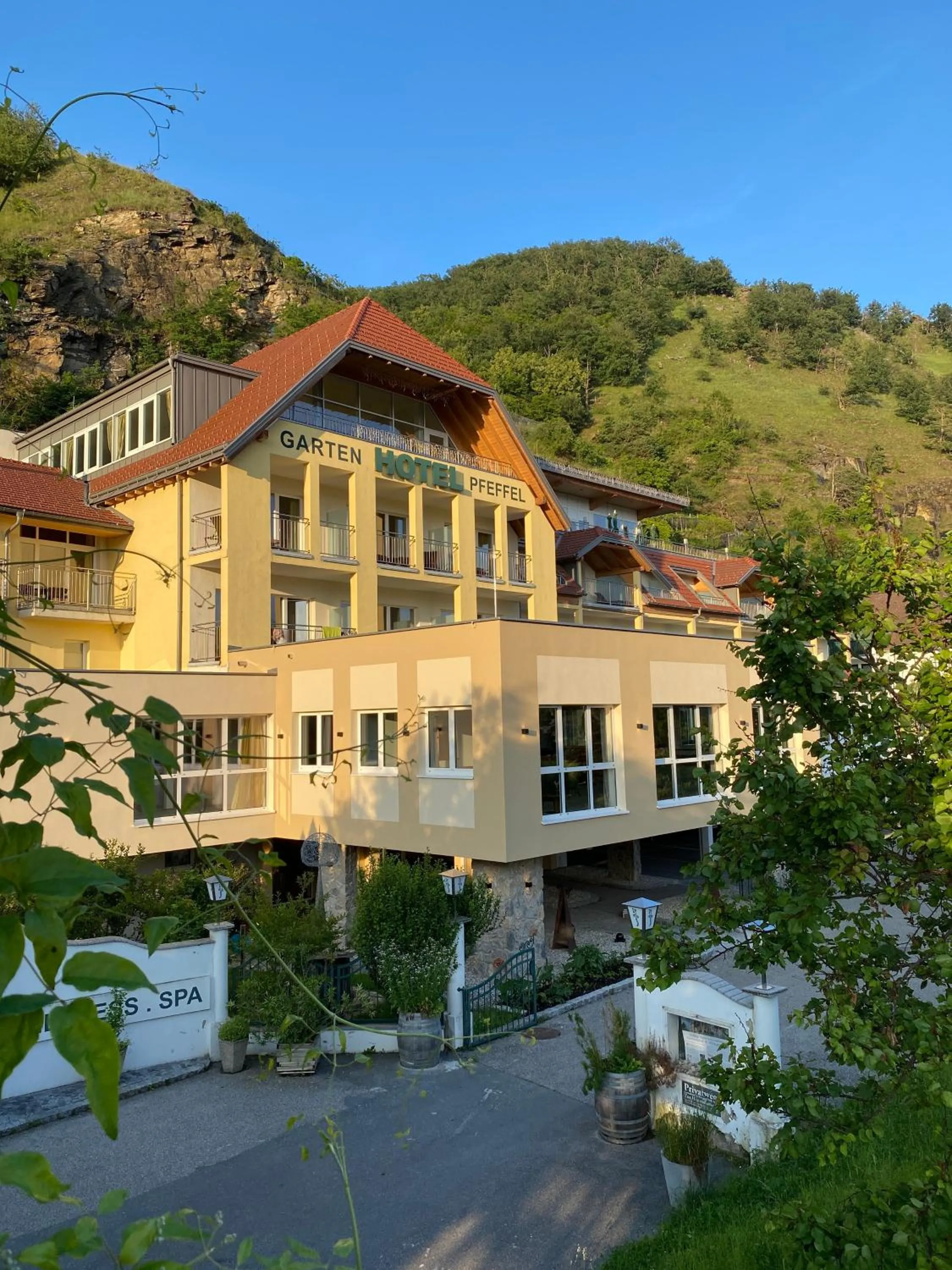 Property building in Gartenhotel & Weingut Pfeffel Dürnstein