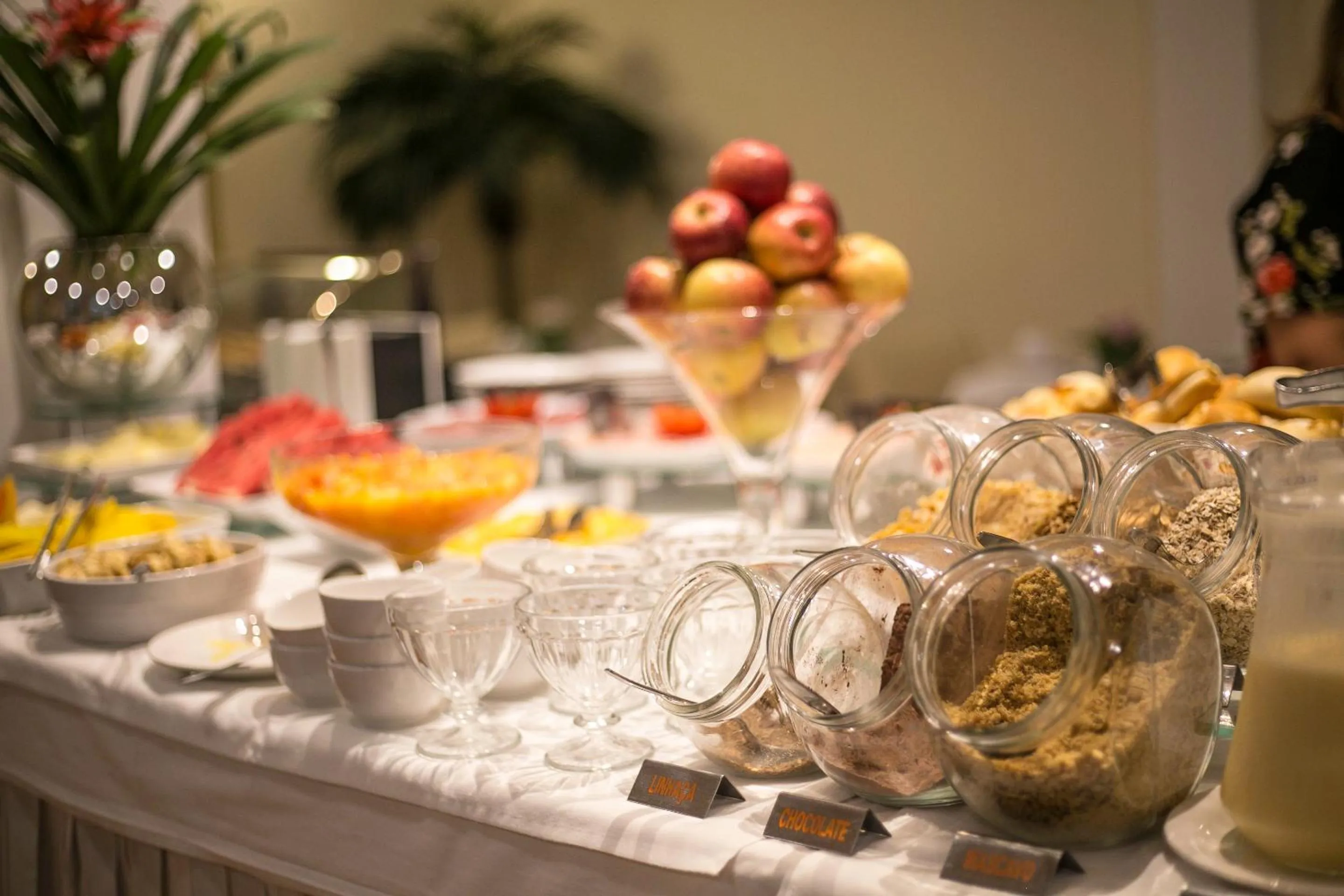 Buffet breakfast in Eston Hotel - LOCALIZAÇÃO CENTRAL PRIVILEGIADA -PET FRIENDLY