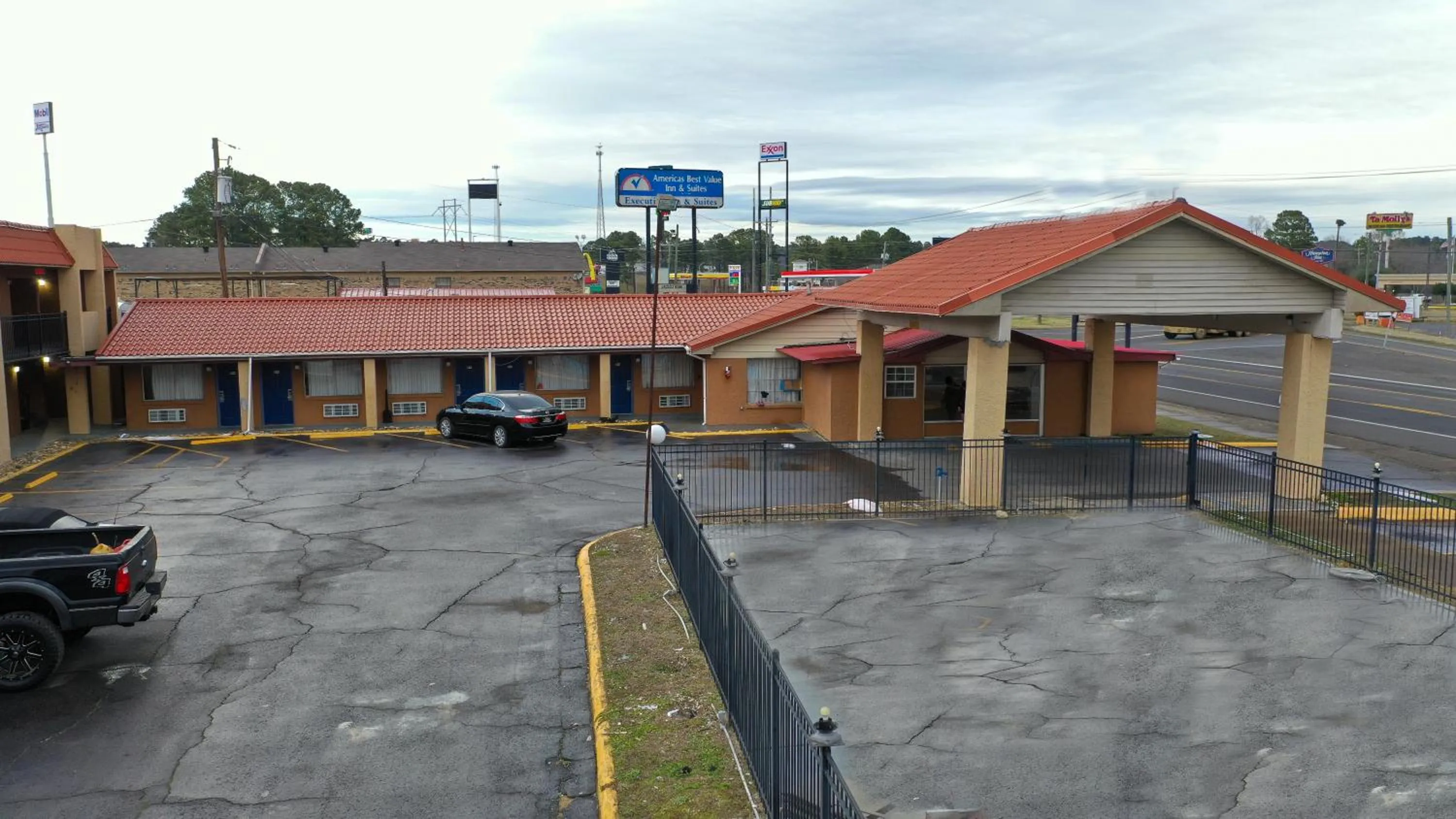 Property building in Days Inn by Wyndham Caddo Valley Arkadelphia