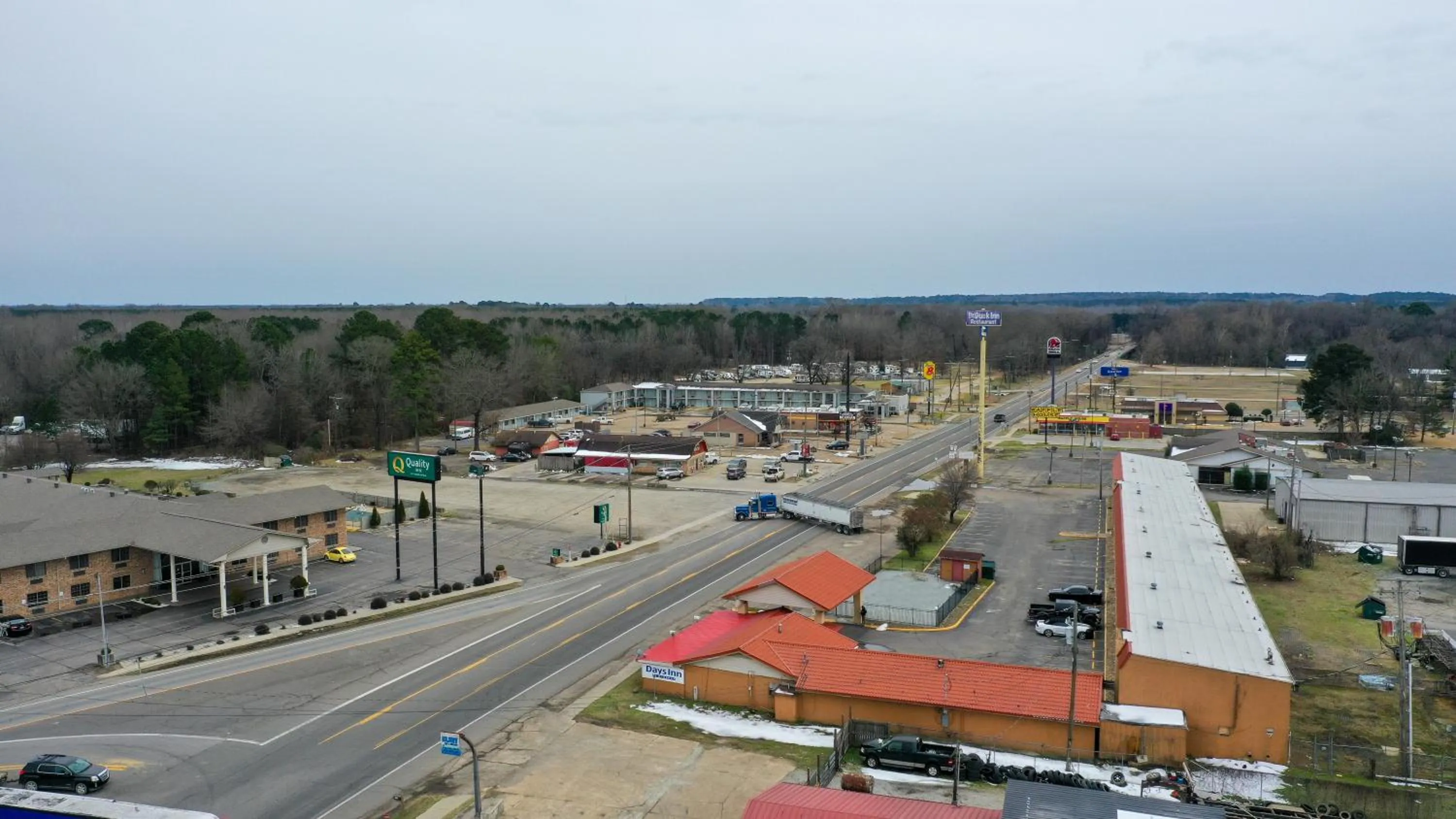 Property building in Days Inn by Wyndham Caddo Valley Arkadelphia