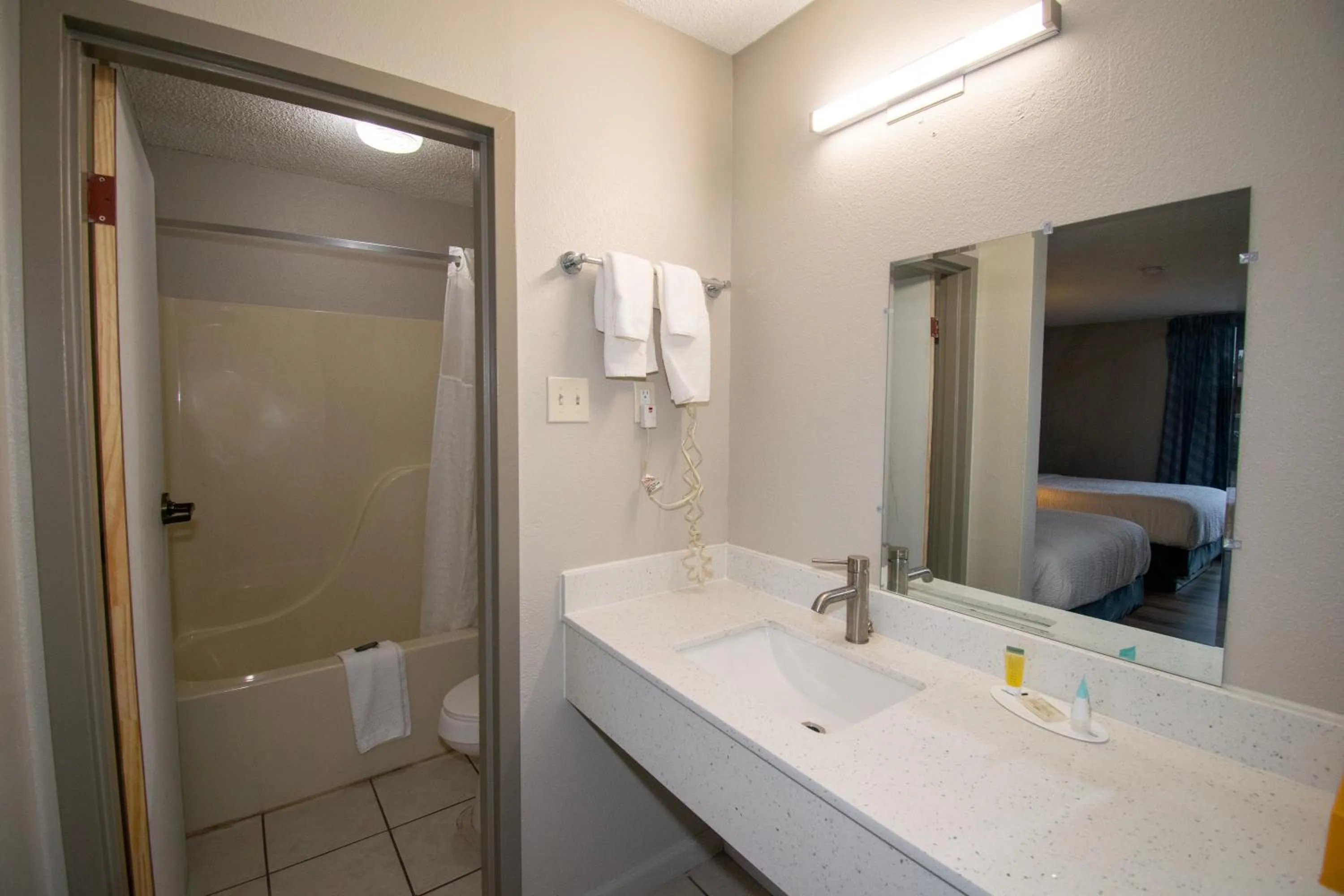 Bathroom in Days Inn by Wyndham Caddo Valley Arkadelphia