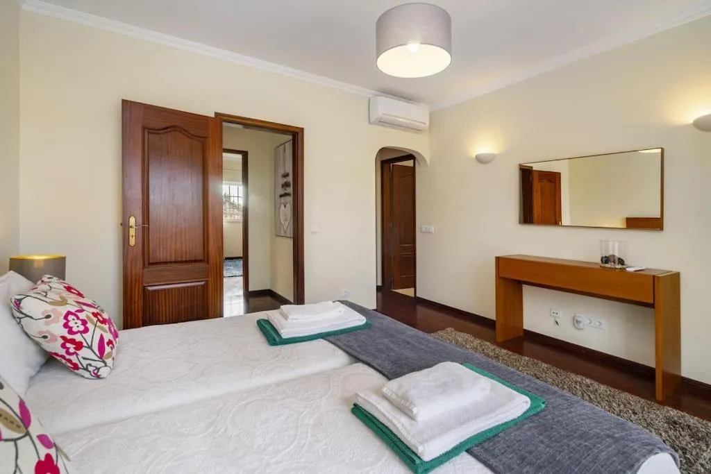 Bed in Villa Arade Riverside - Jacuzzi and Heated Pool by AlgarStays