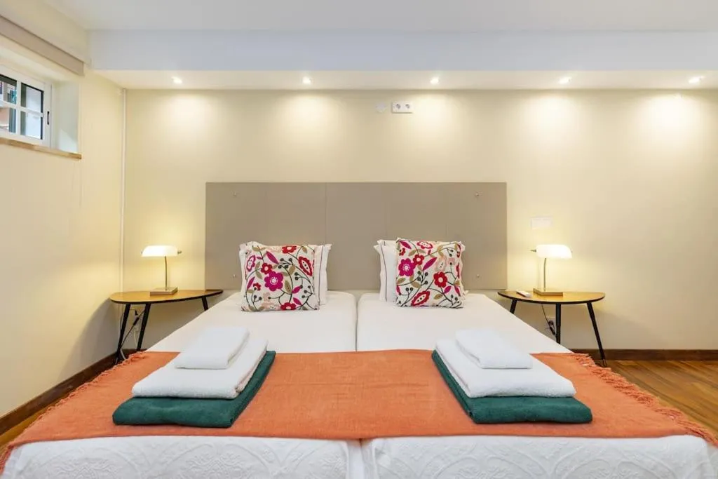 Bed in Villa Arade Riverside - Jacuzzi and Heated Pool by AlgarStays