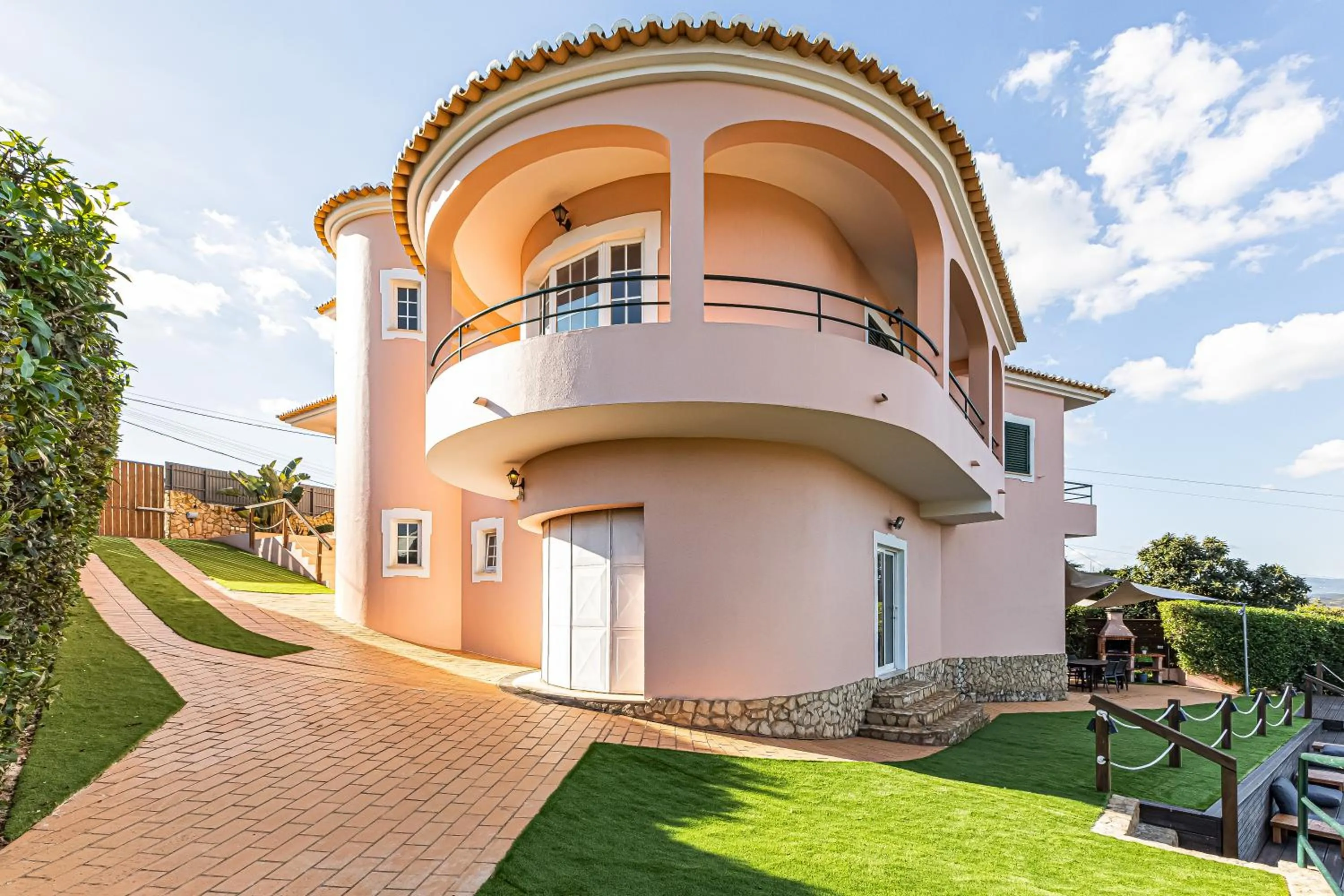 Property building in Villa Arade Riverside - Jacuzzi and Heated Pool by AlgarStays