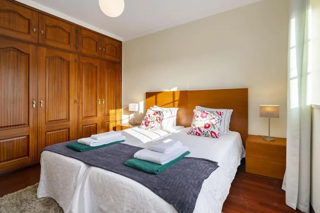 Bed in Villa Arade Riverside - Jacuzzi and Heated Pool by AlgarStays