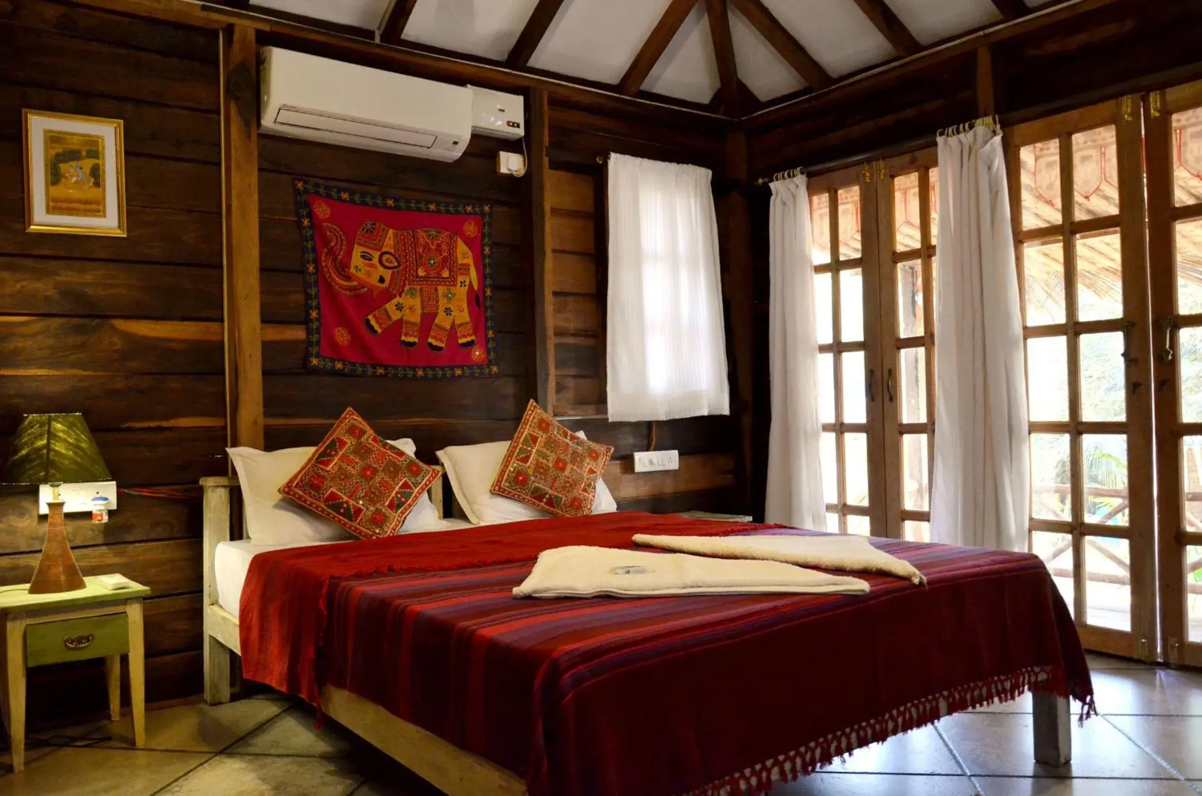 Tropical Wooden Cottage - single occupancy in Little India Beach Cottages Tropical Wooden Cottage - single occupancy in Little India Beach Cottages