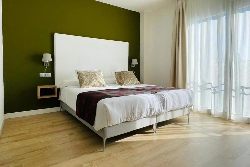 Photo of the whole room, Bed in Añoreta Suites