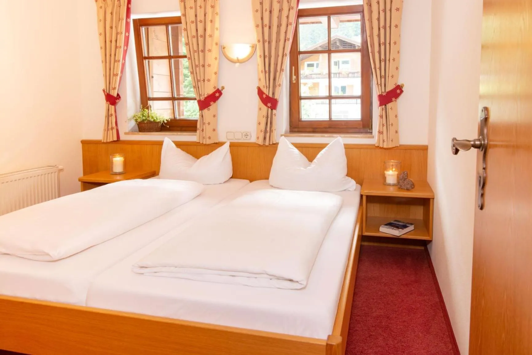 Bedroom, Bed in Hotel Alte Krone