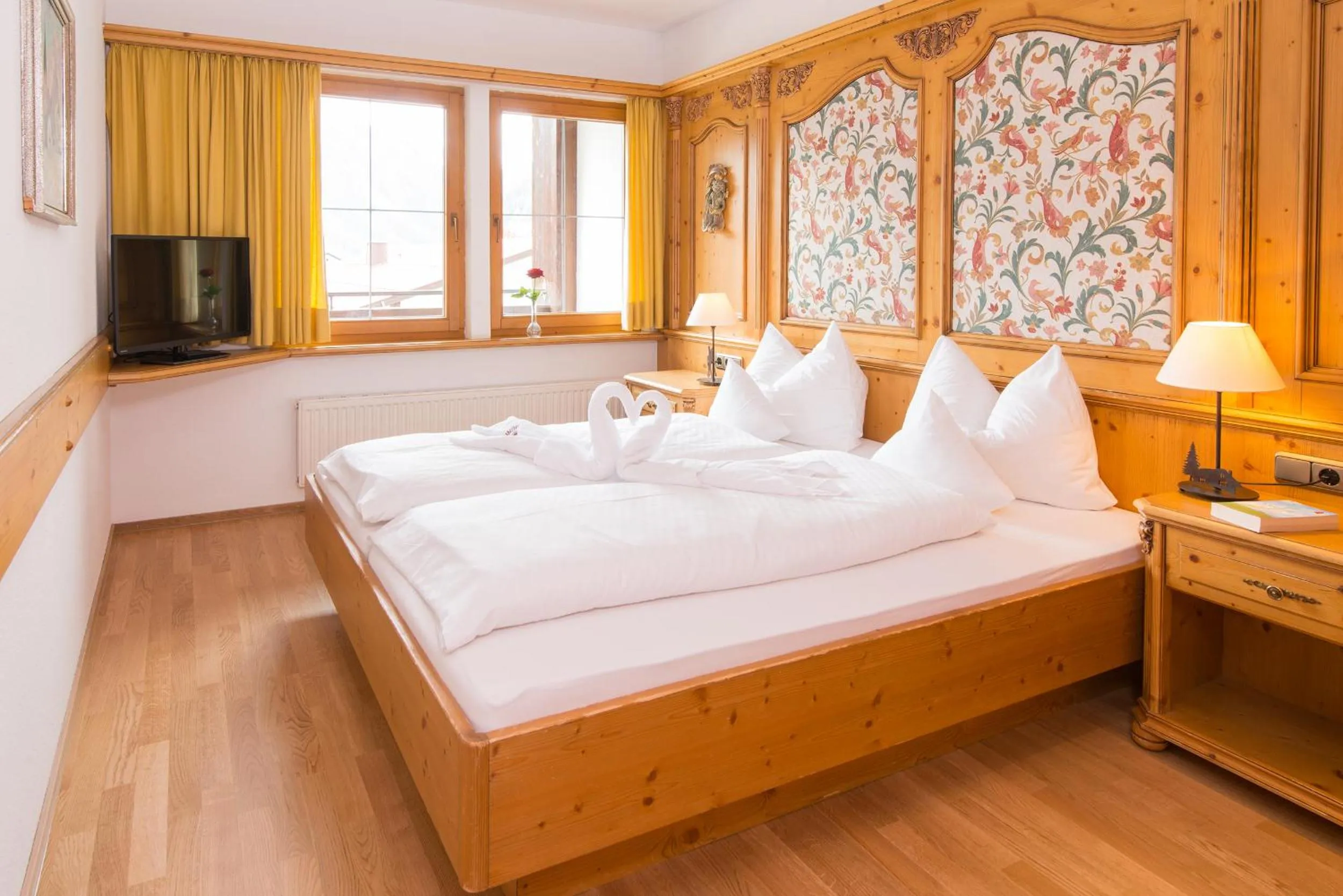 Bedroom, Bed in Hotel Alte Krone