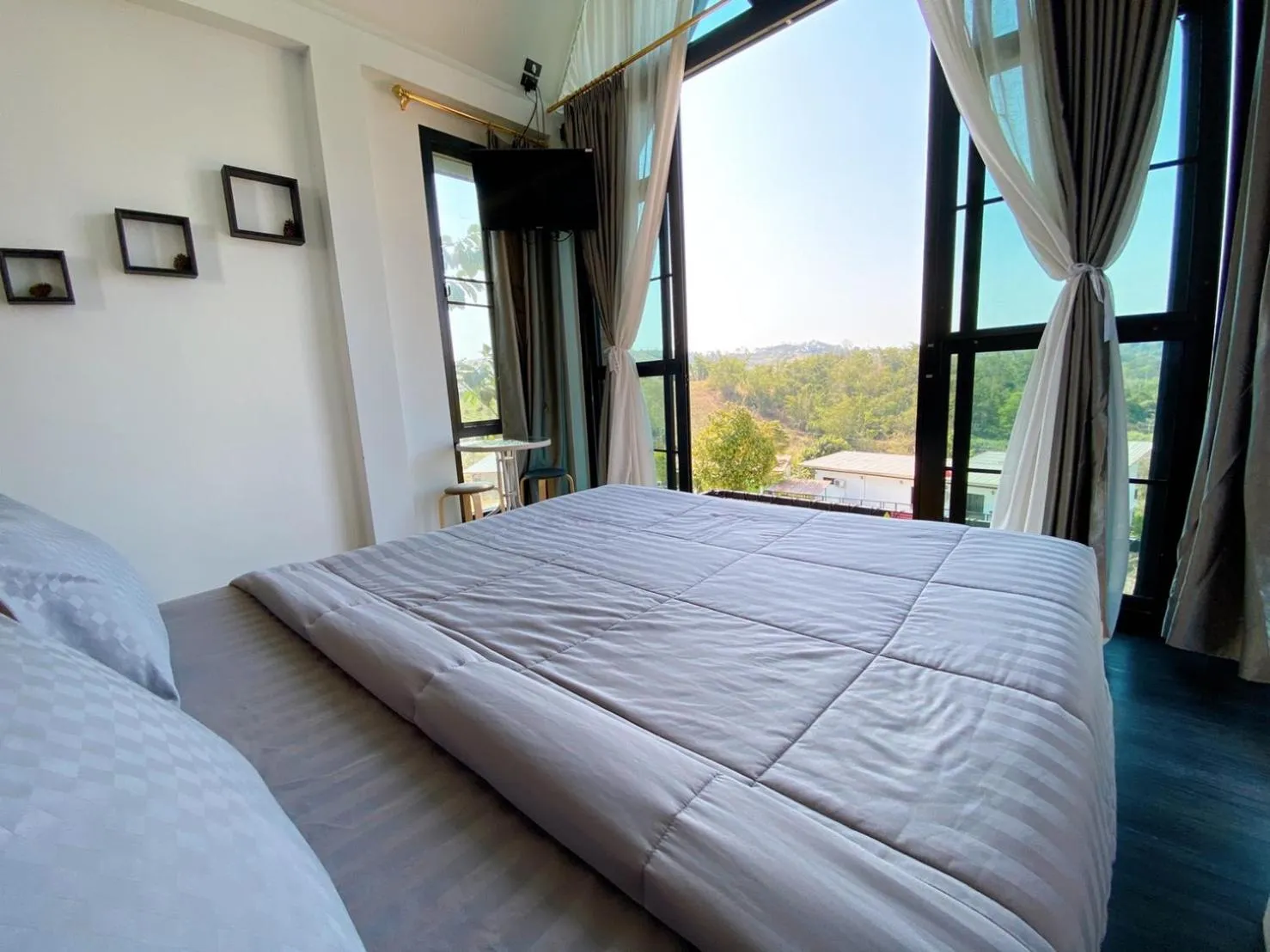 Photo of the whole room, Bed in Krin Resort