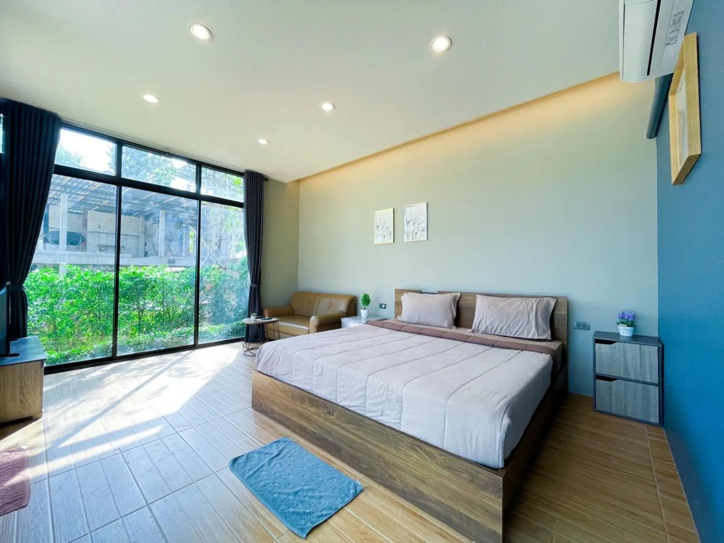 Photo of the whole room, Bed in Krin Resort