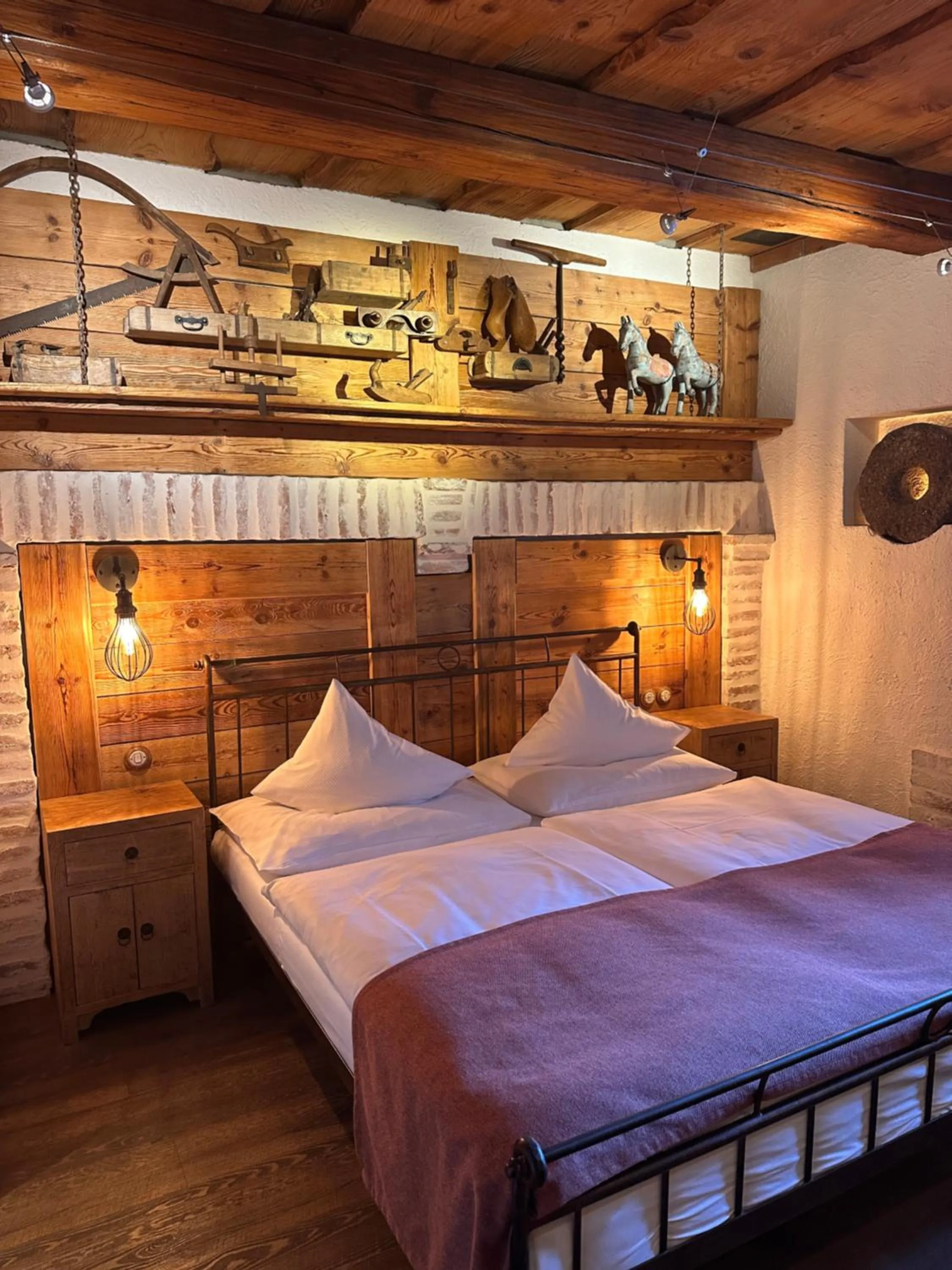 Bed in Romantik Hotel U Raka