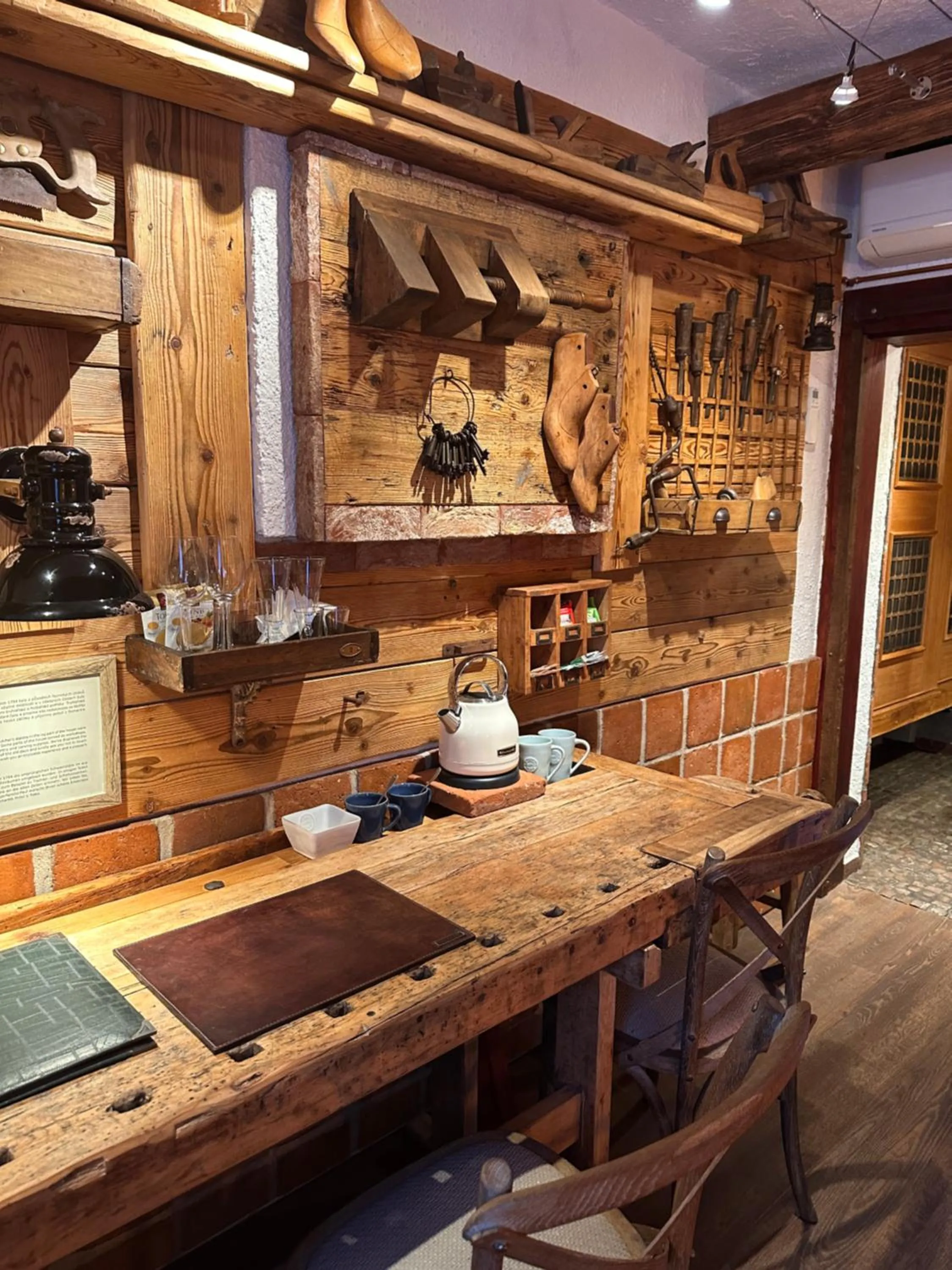 Coffee/tea facilities in Romantik Hotel U Raka