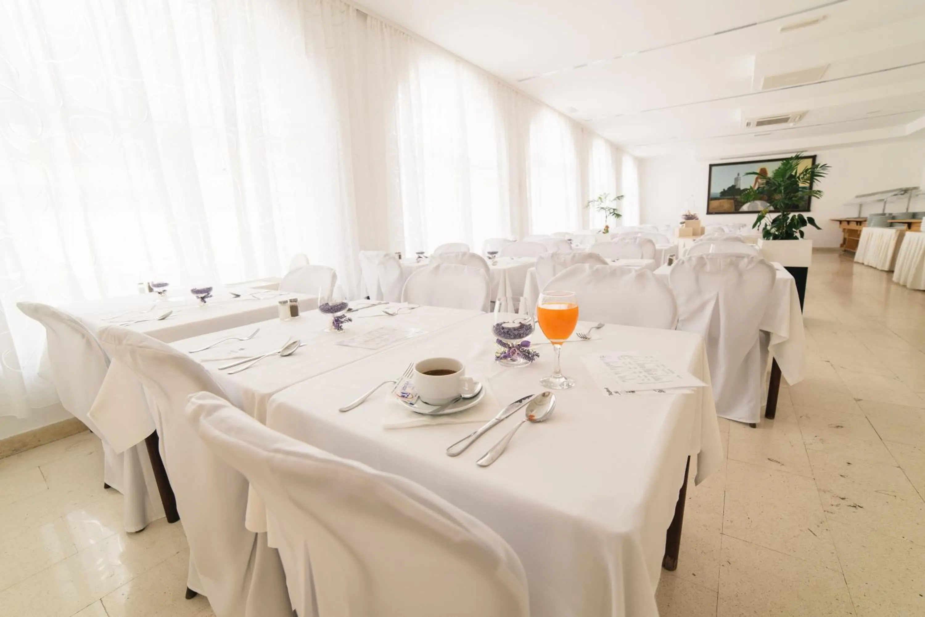 Restaurant/places to eat in Paviljoni Slaven