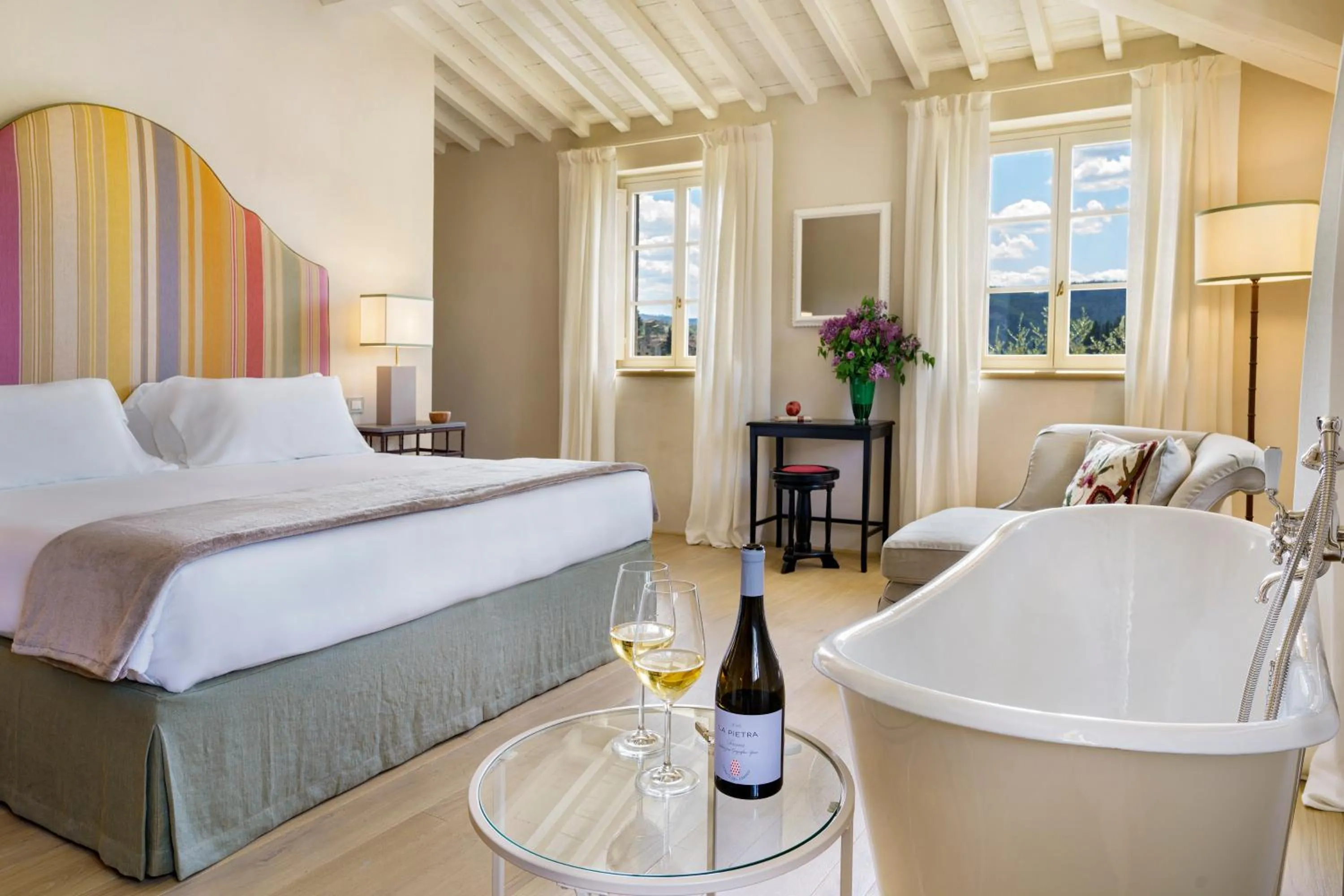 View (from property/room), Bed in La Pietra Del Cabreo