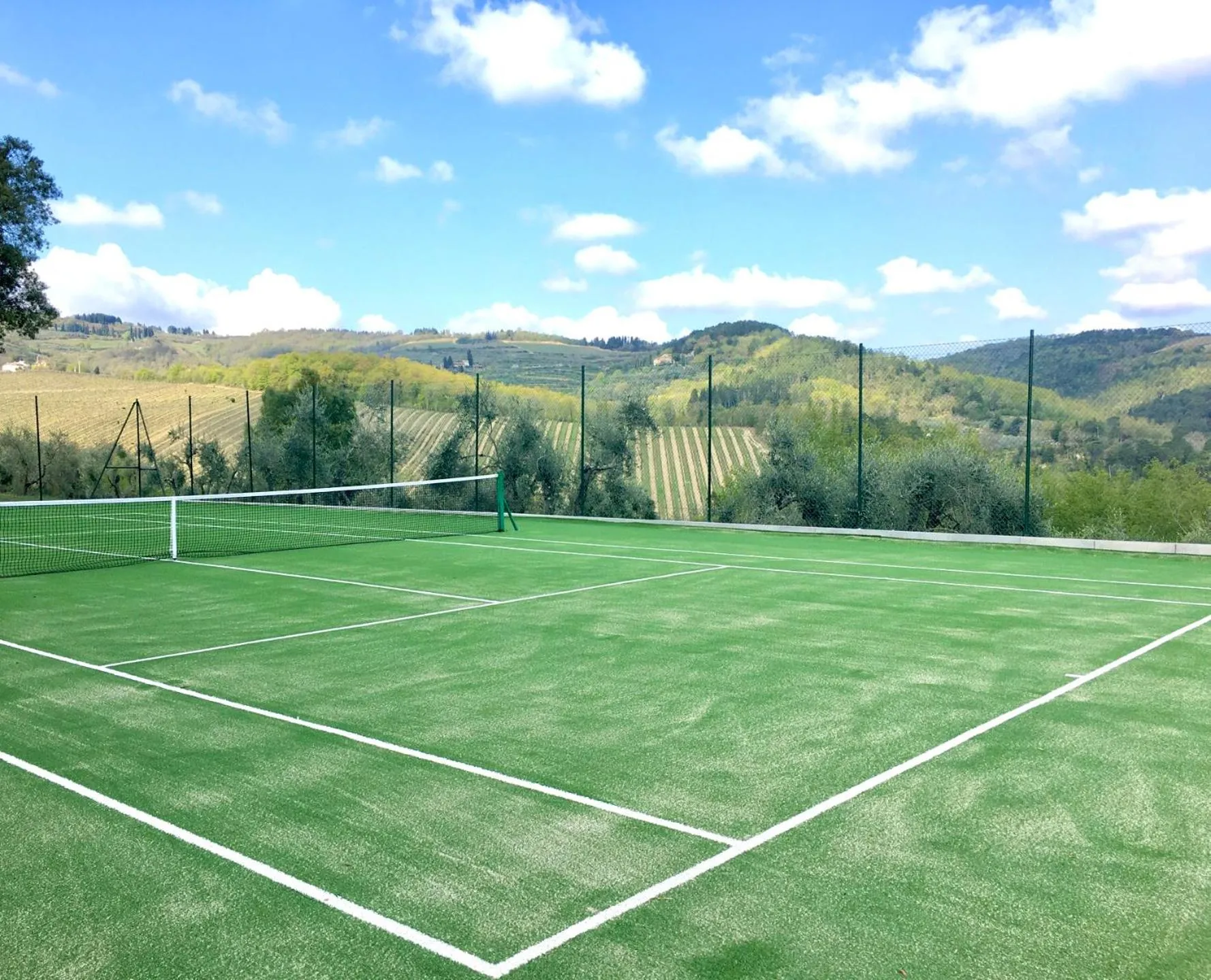 Tennis court in La Pietra Del Cabreo
