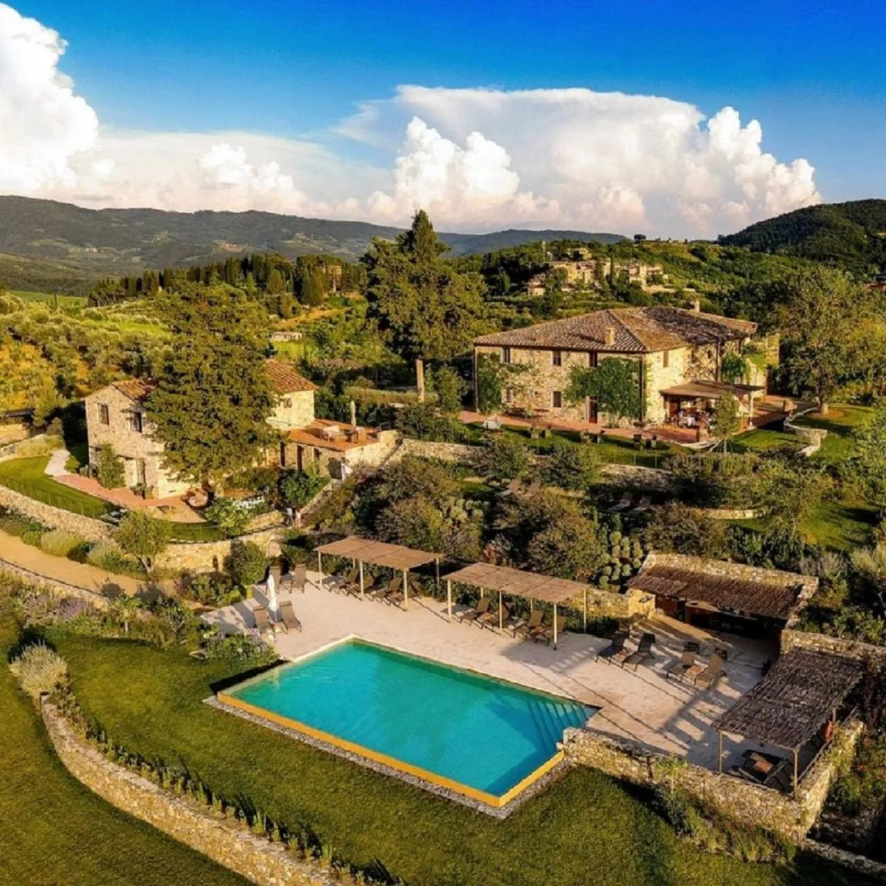 Property building in La Pietra Del Cabreo