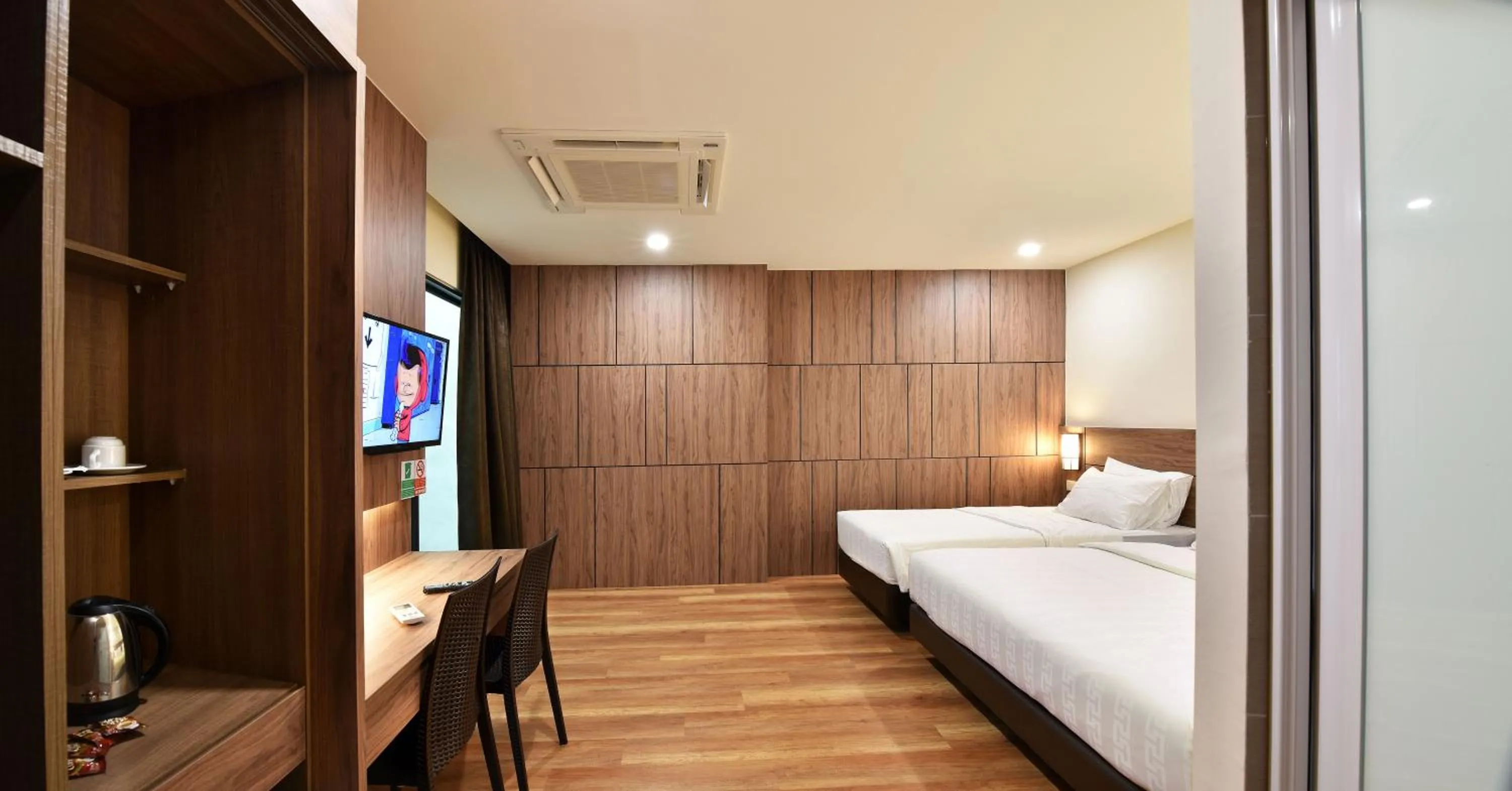Bed in YANGTZE HOTEL 长江酒店